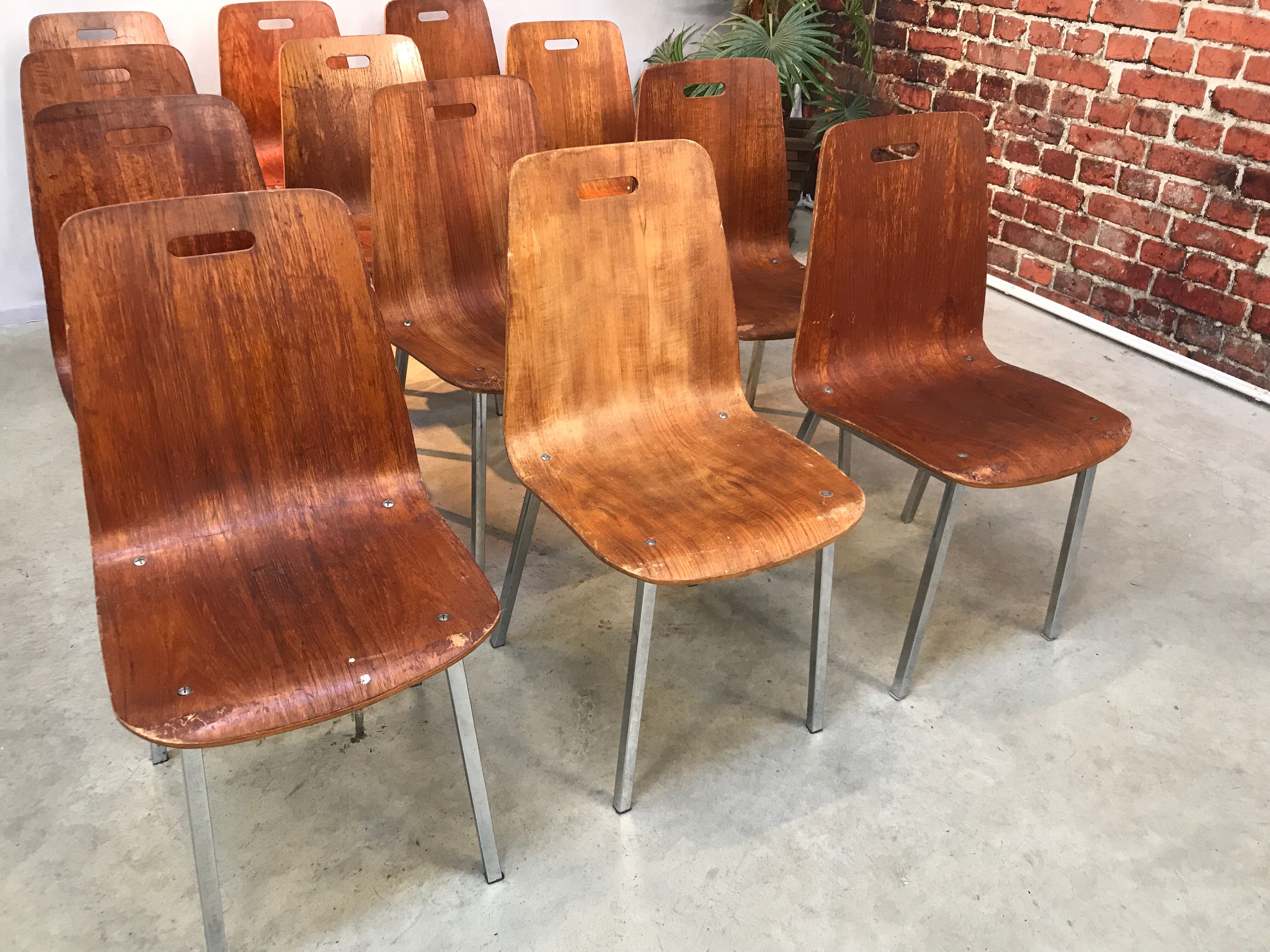 Lots of 13 vintage chairs in light wood