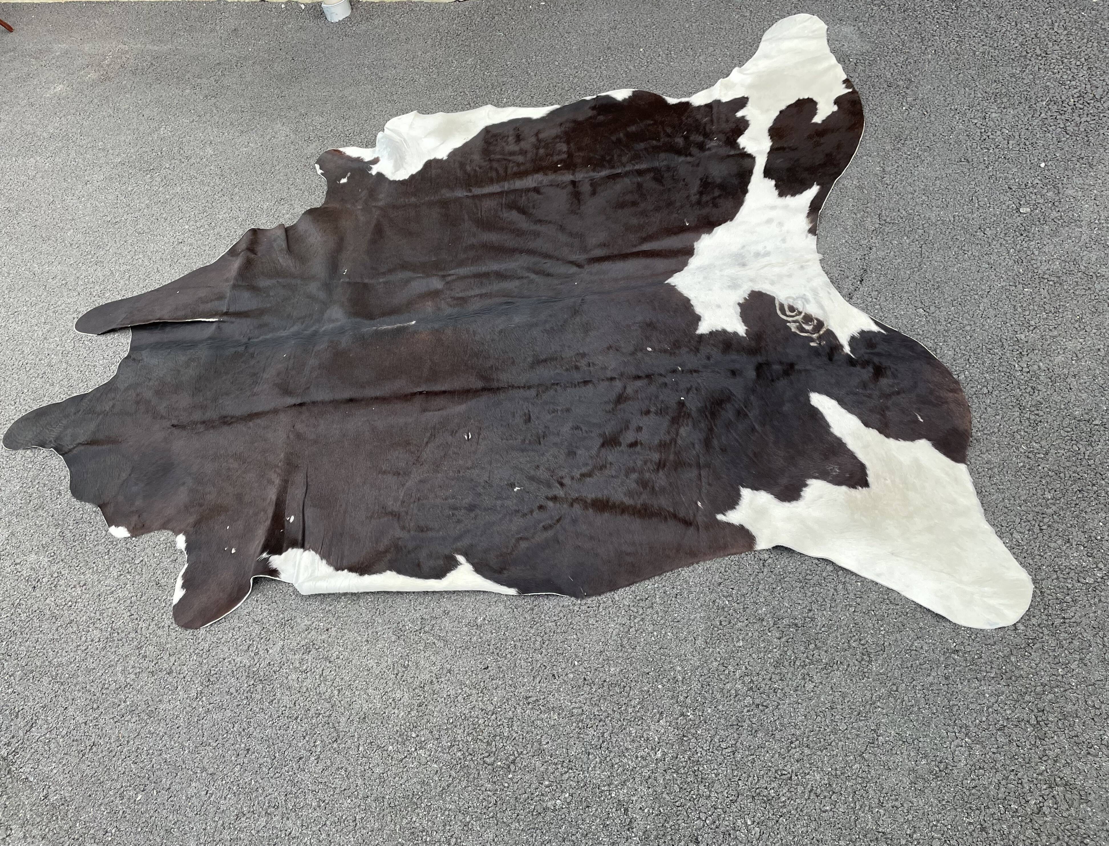 Cowhide mat 210x250cm