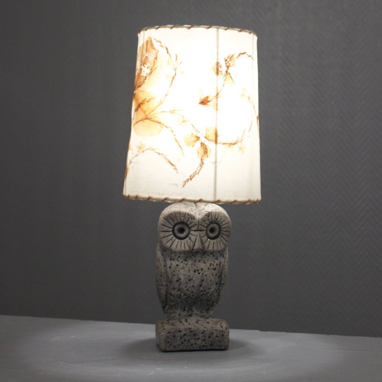 Vintage 1970s owl lamp, painted plaster, lampshade herbarium.
