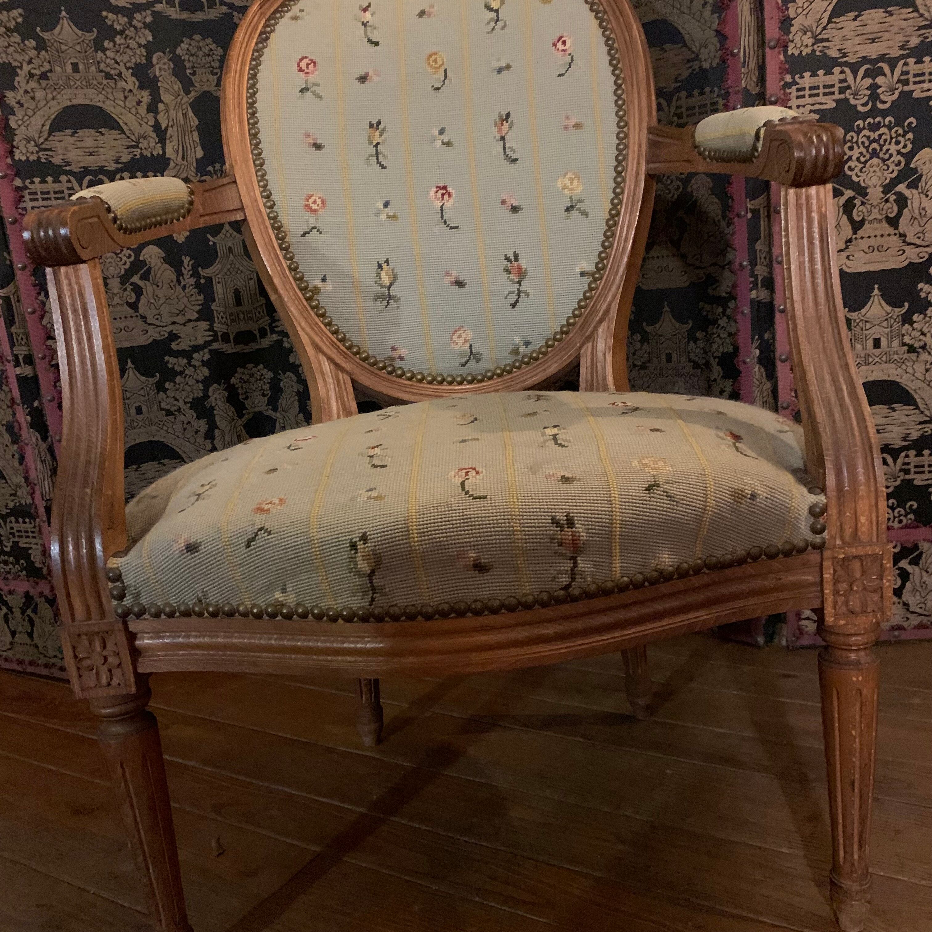 Louis xvi convertible