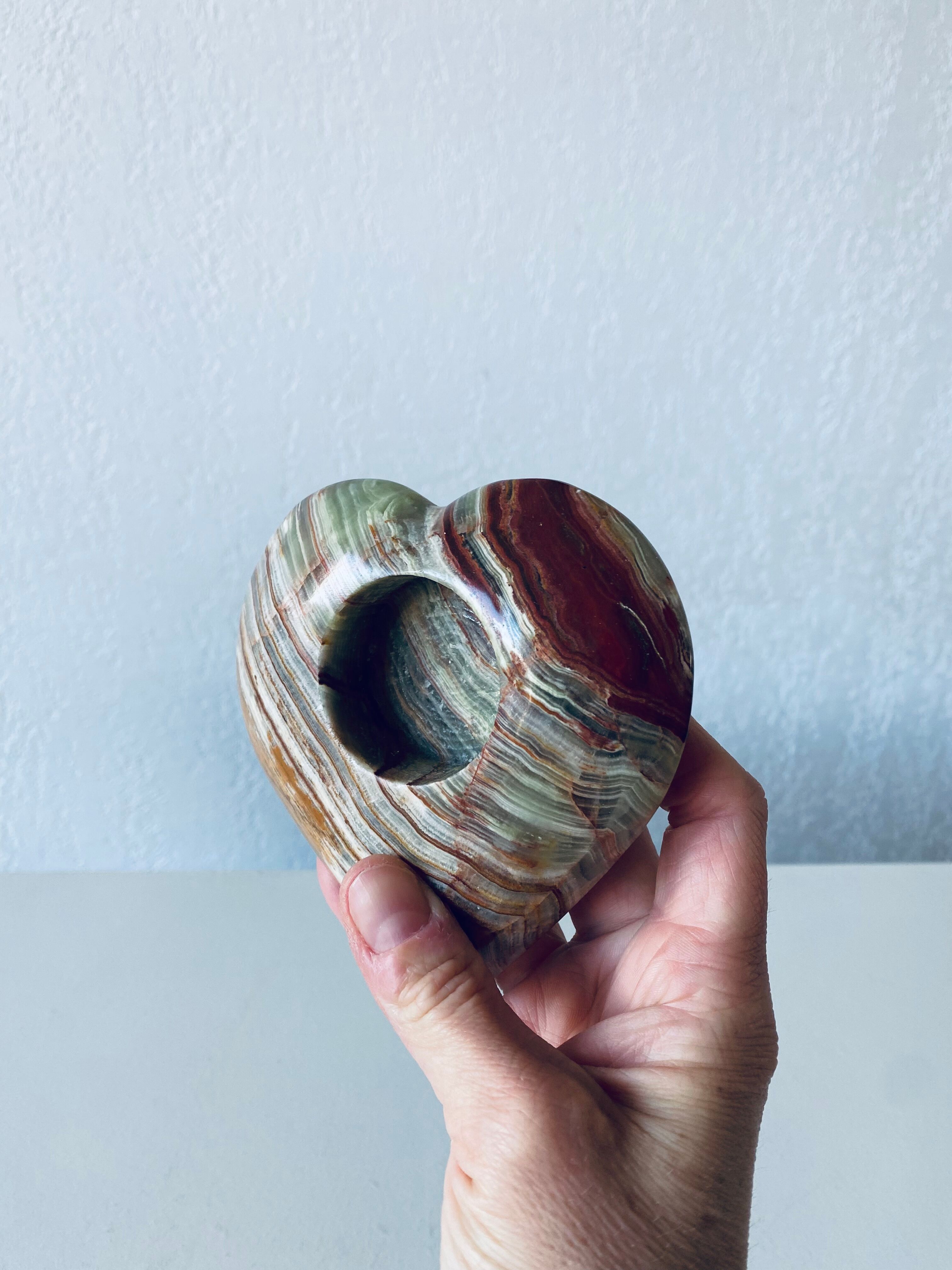 Heart candle holder in onyx