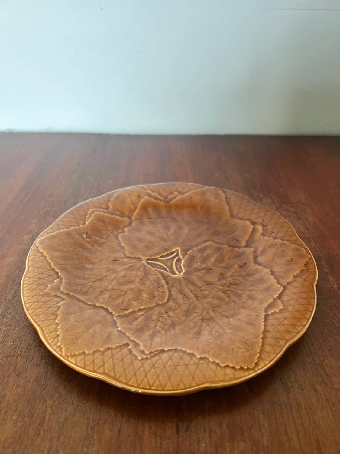 Gien primefleur brown slip plate
