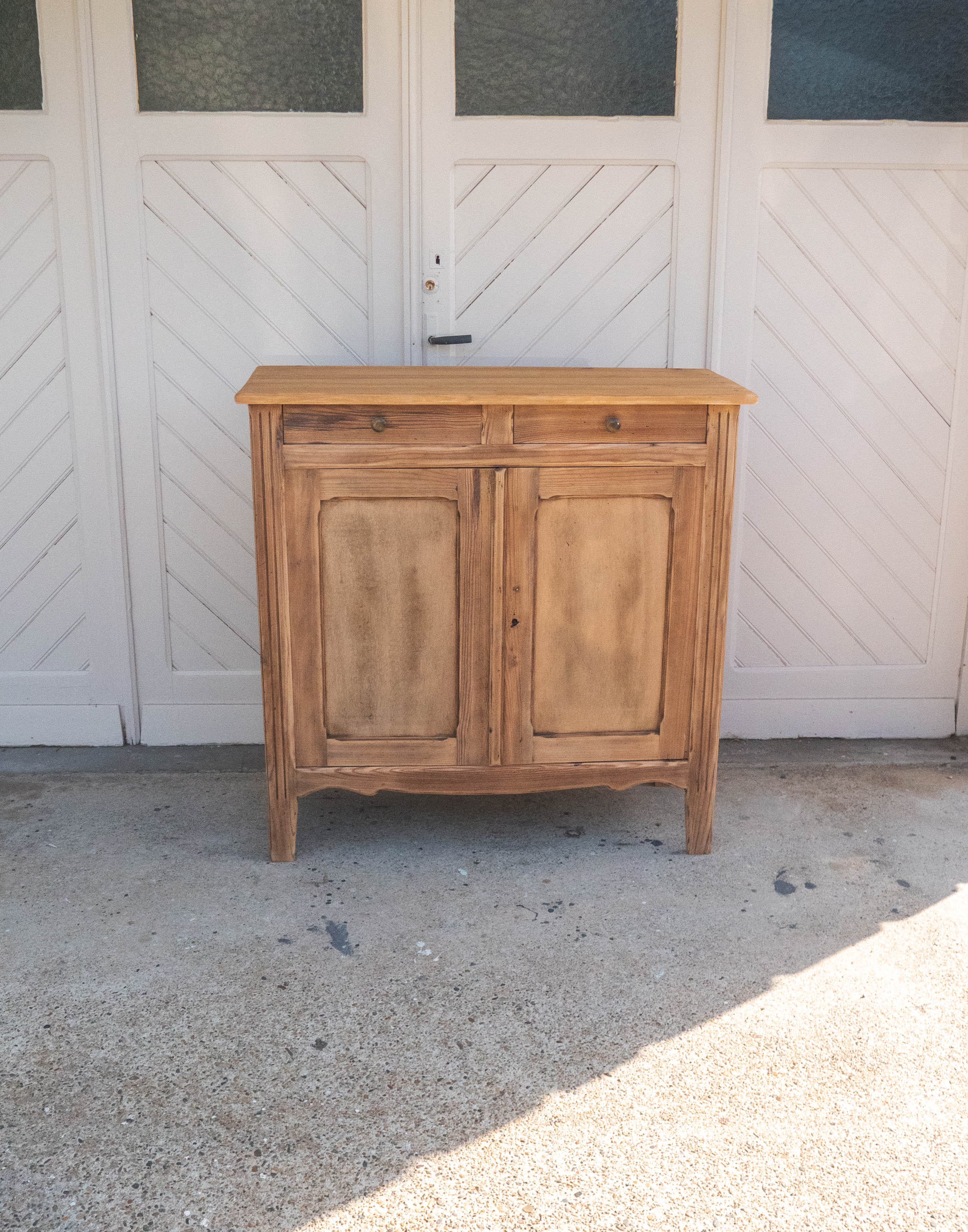 Parisian buffet ready to paint