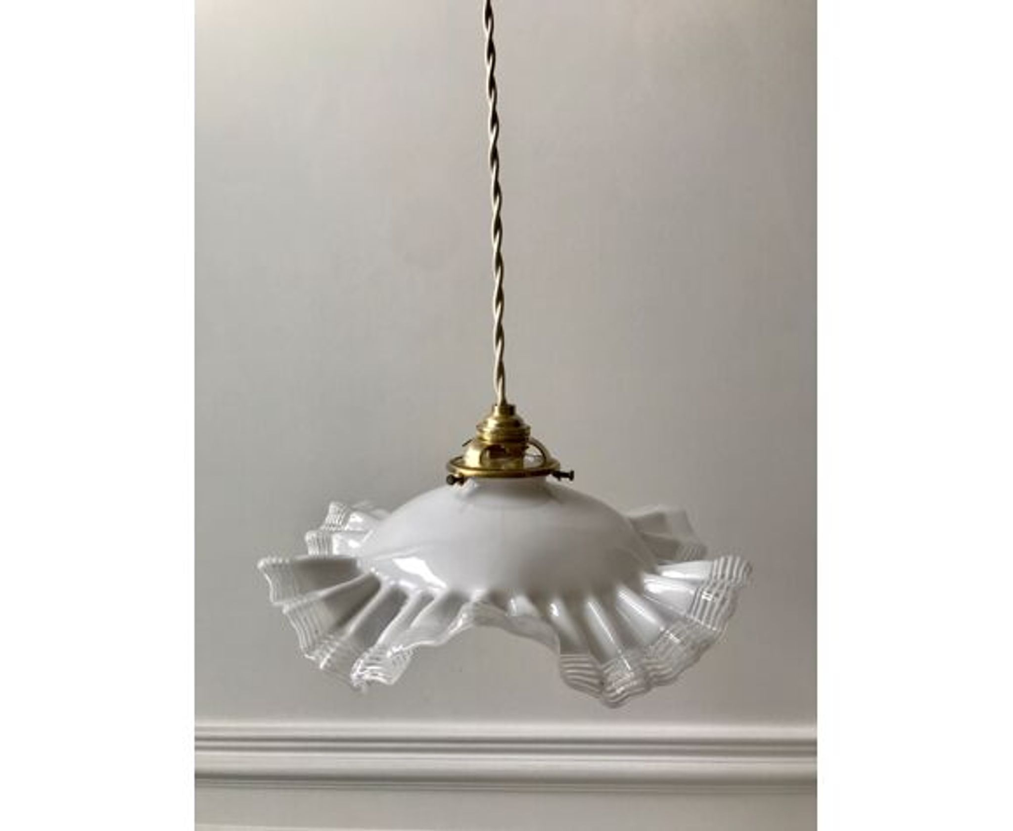 Opaline suspension in pleated glass 40s-50s