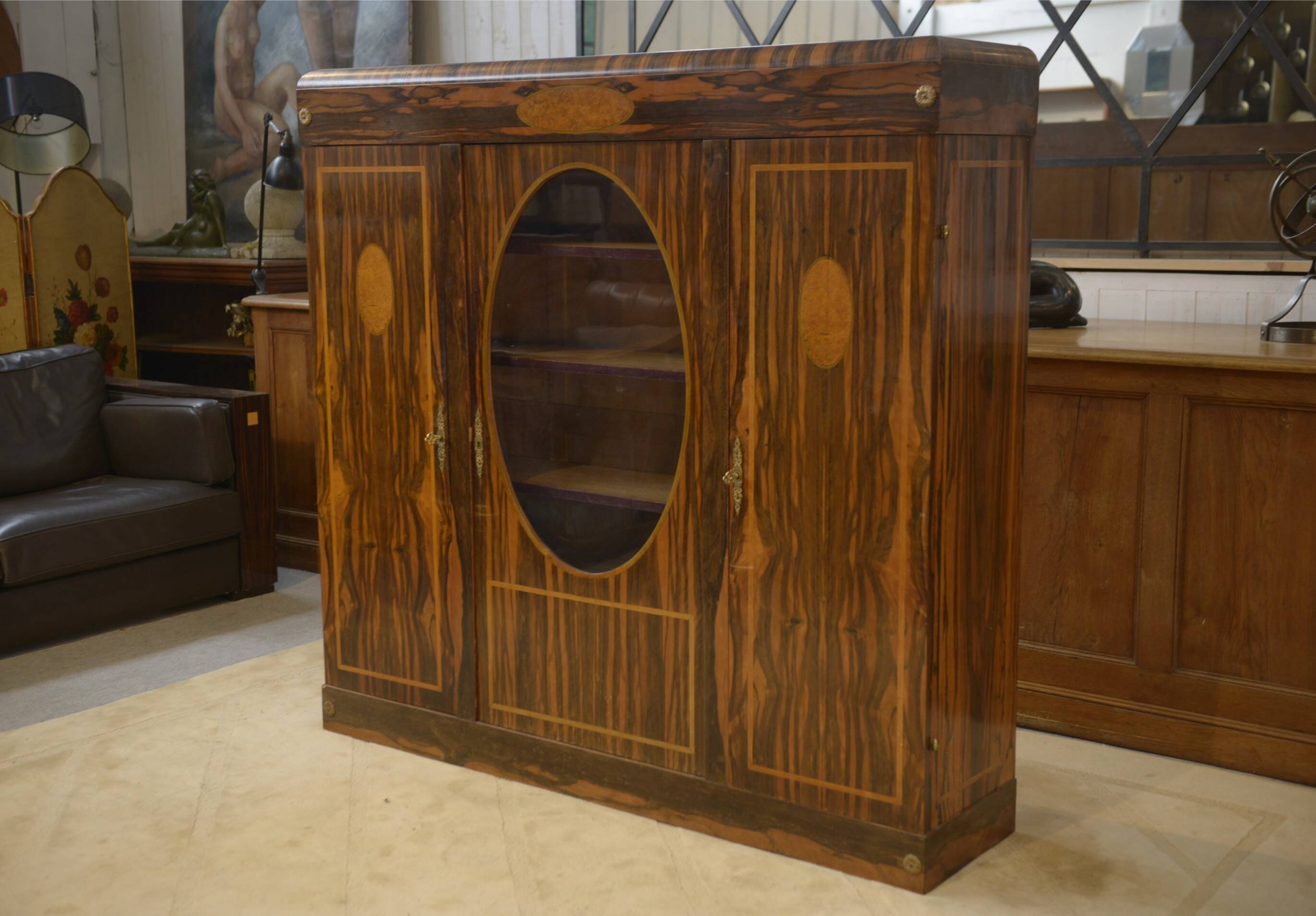Armoire Art Déco néo-classique en placage d’ébène 1930’s