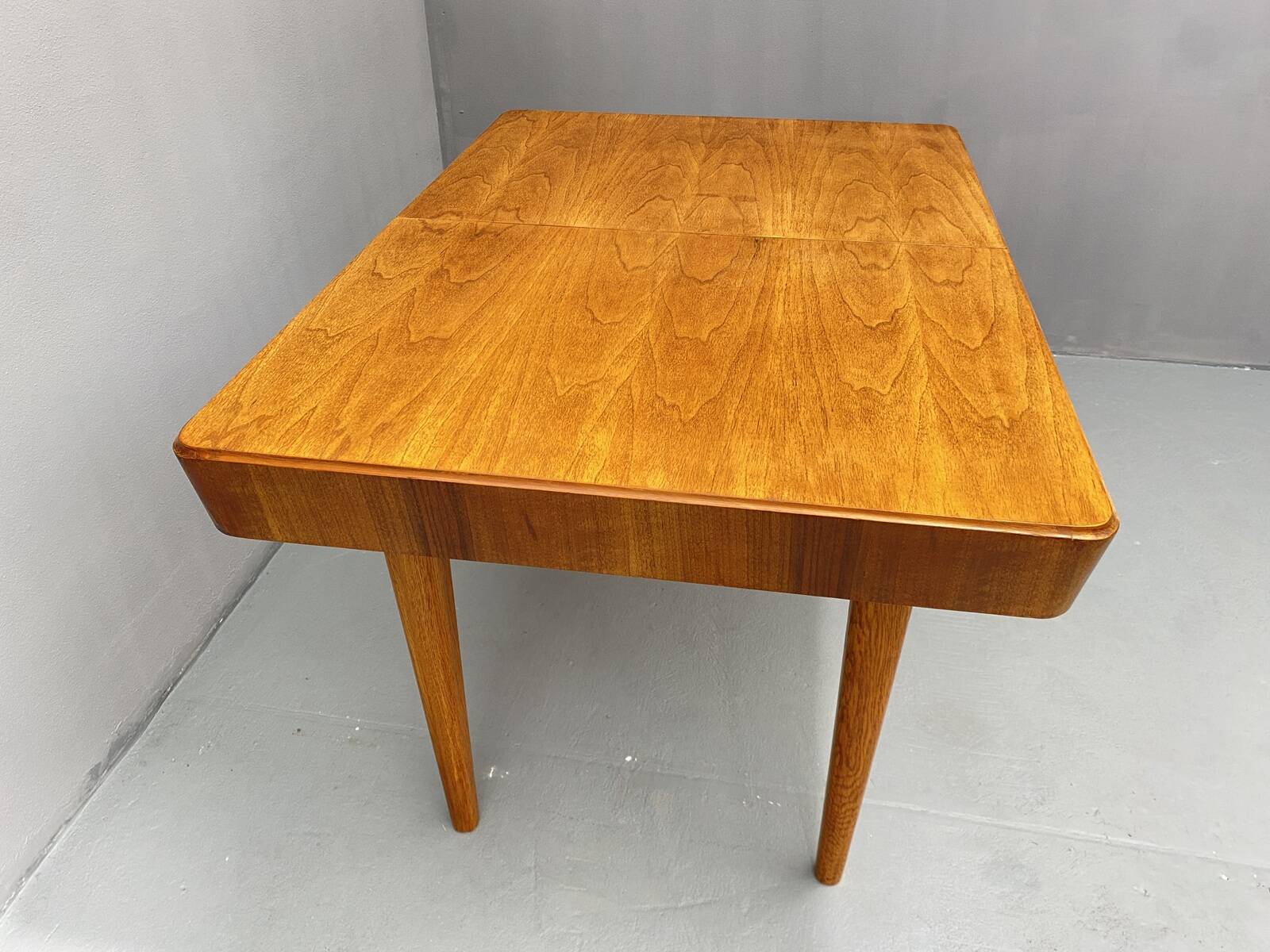 Table à manger réglable en noyer par Setona, années 1950, Tchécoslovaquie