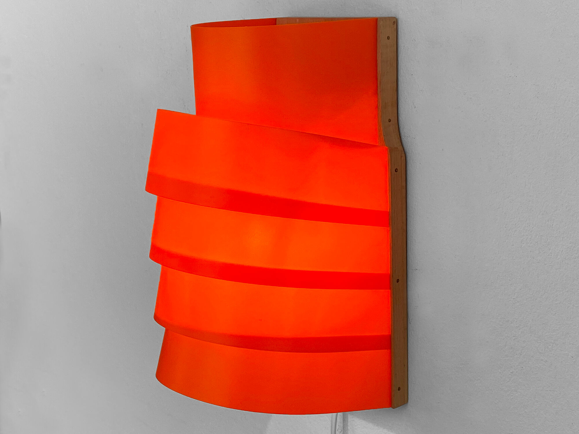 Wall light/sconce V 311 by Hans-Agne Jakobsson for Ellysett. Sweden 1970s