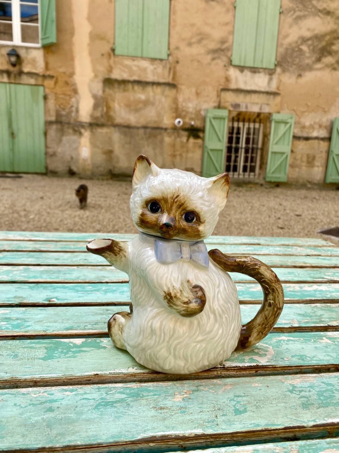 Vintage kitten teapot