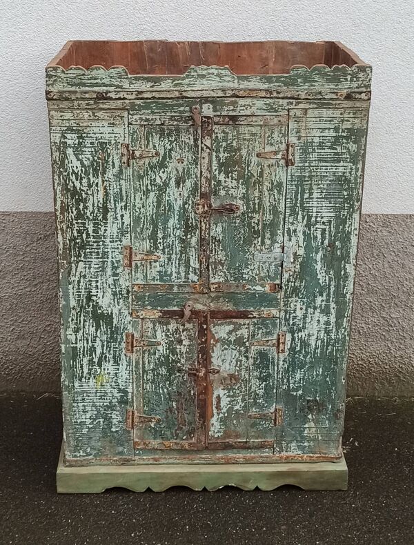 Meuble de rangement ancien en bois