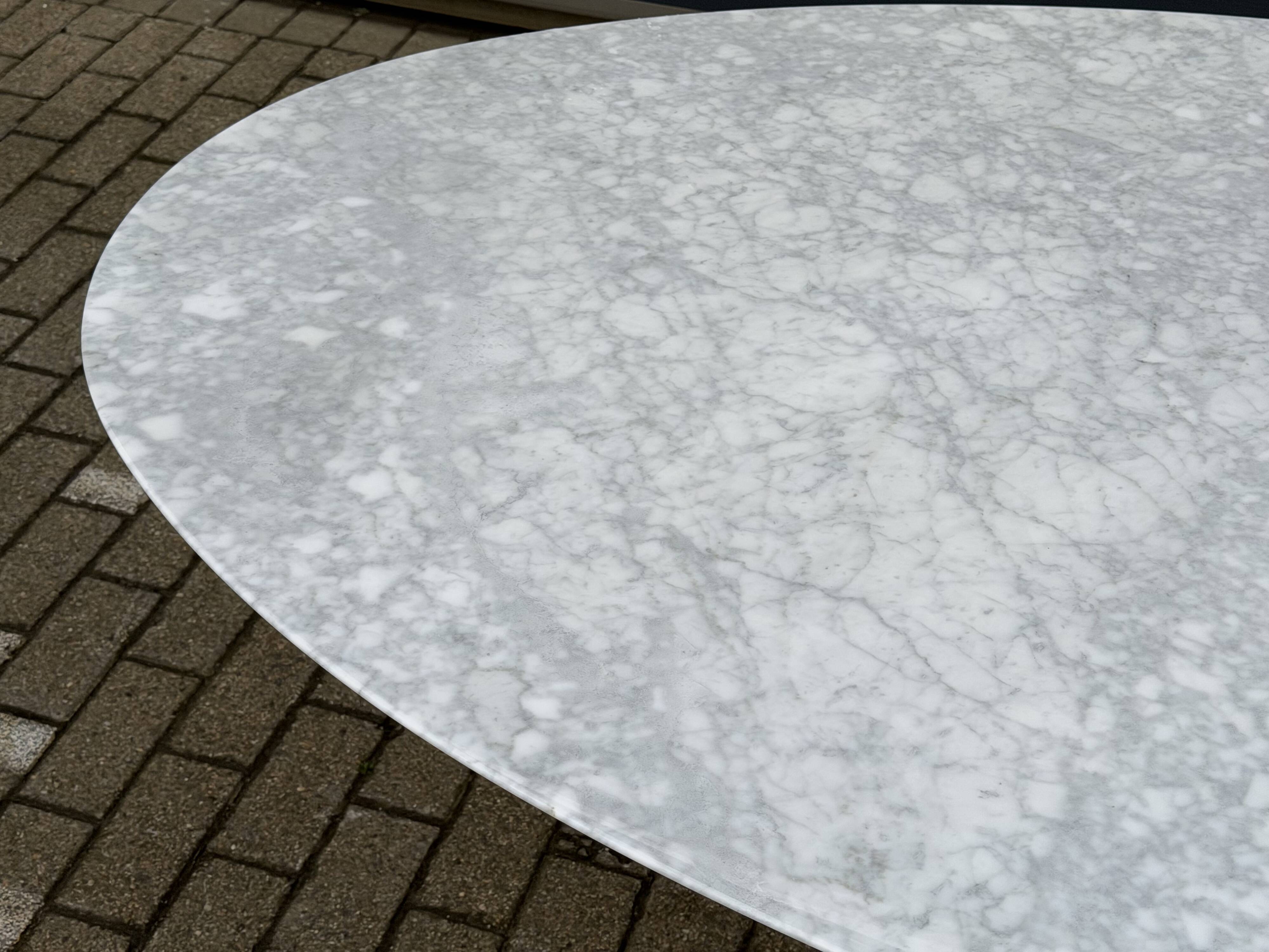 Original Knoll Tulip oval dining table (198cm) Carrara marble
