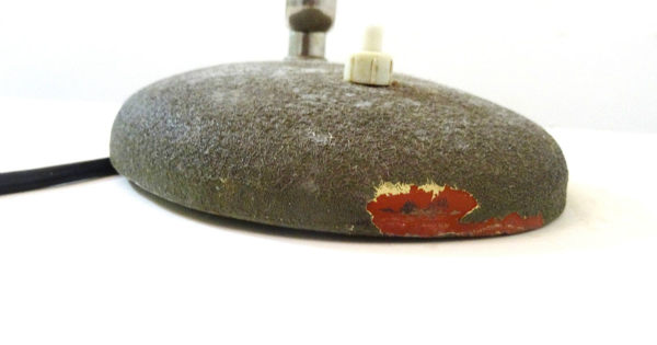 Lampe de bureau moderniste