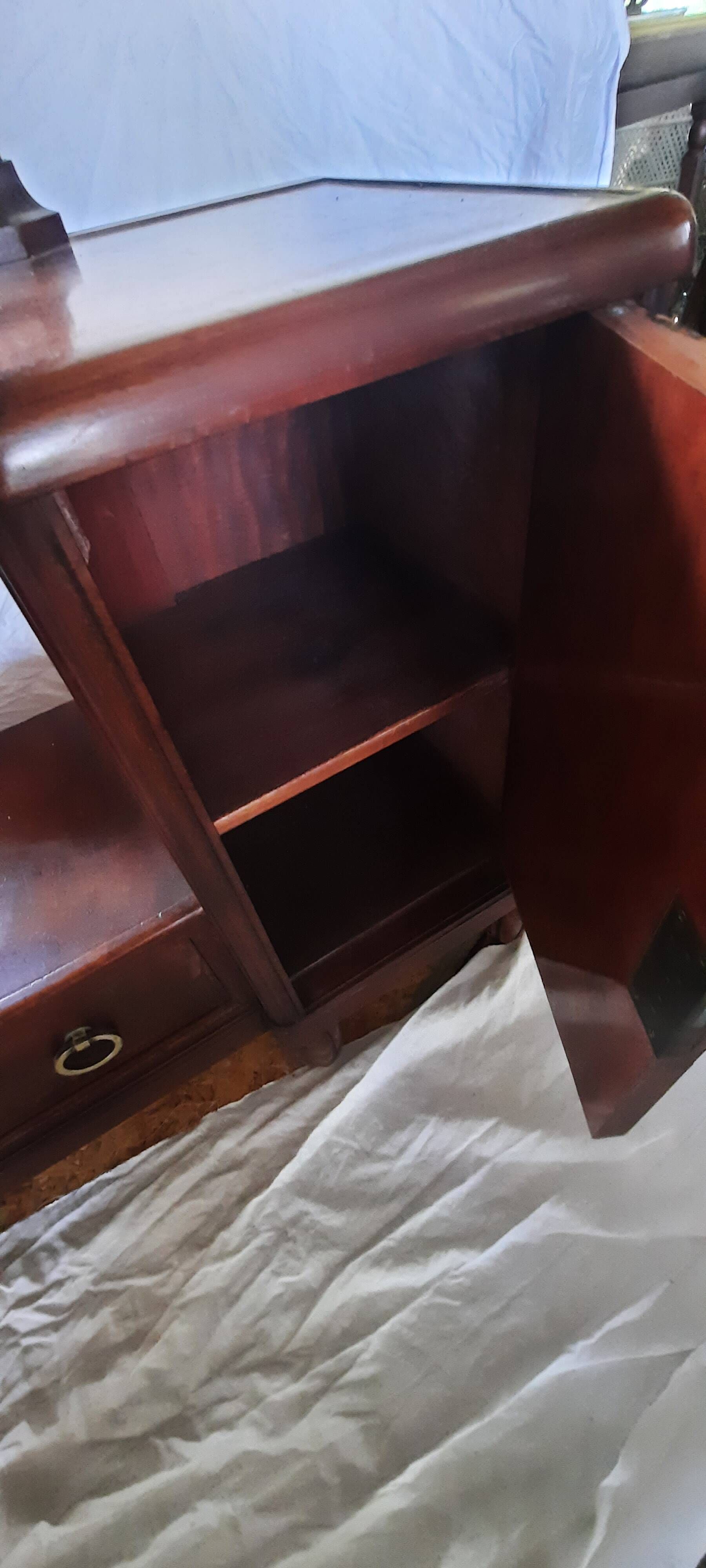 Psyche in mahogany
