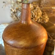 Give me a leather Jeanne. A unique vintage lamp, combining history and elegance.