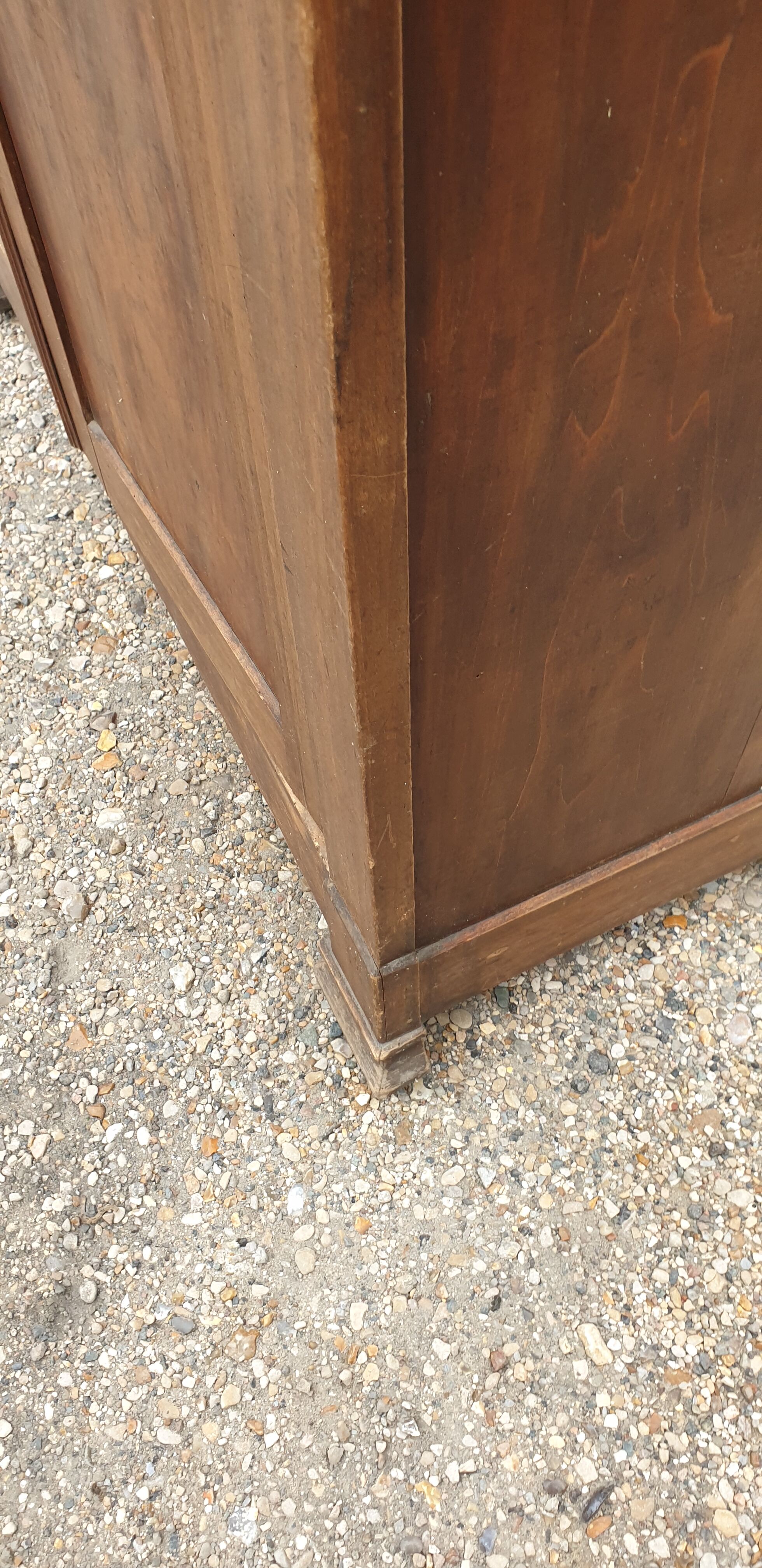 Double body country buffet