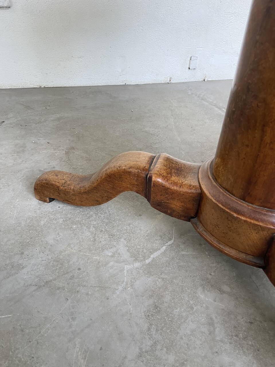 Empire walnut and marble pedestal table, late 19th century