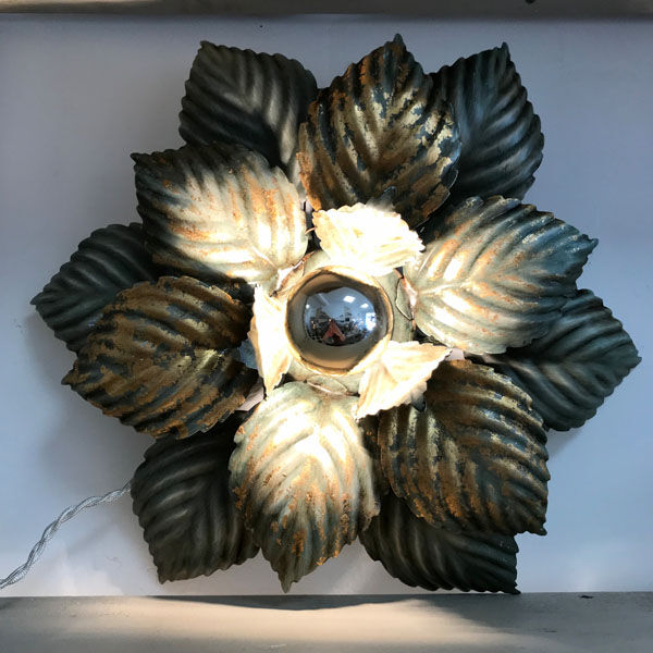 Green and gold flower wall lamp