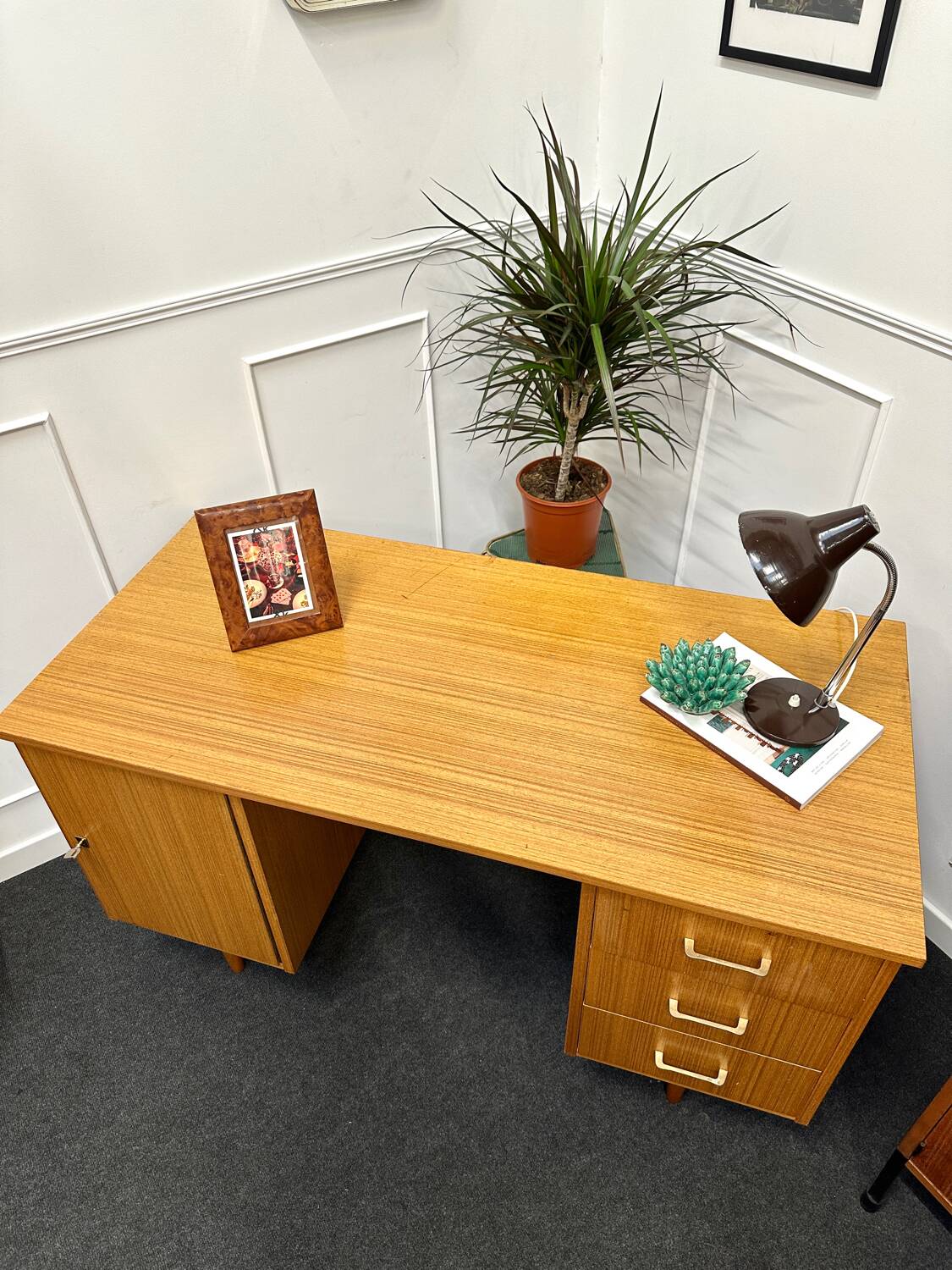Vintage desk with spindle legs