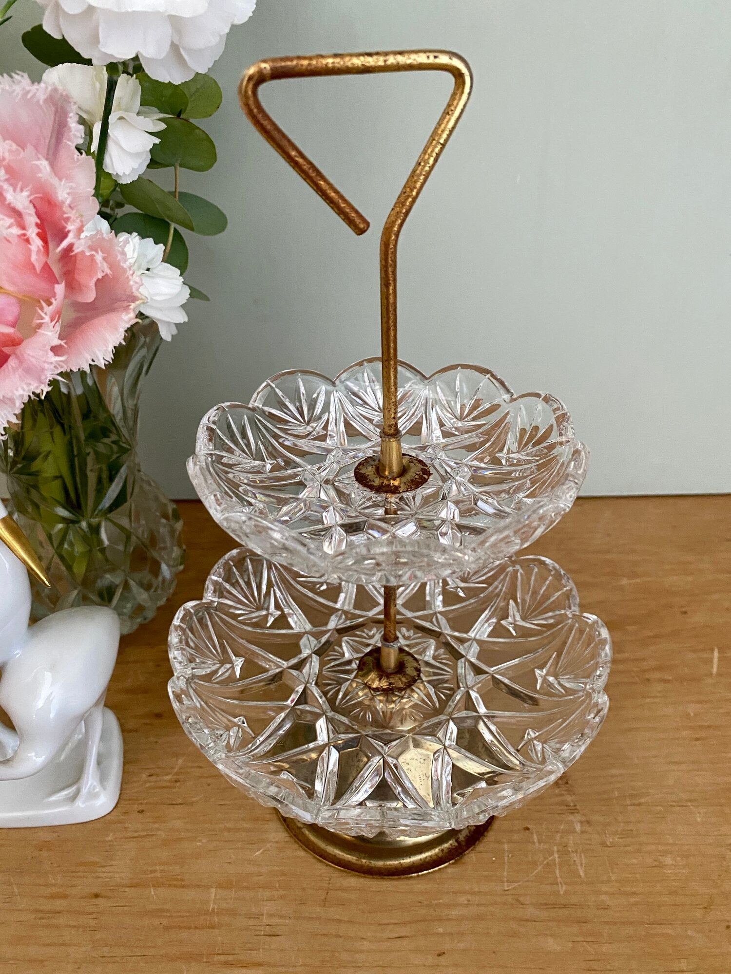 Porte bijoux ou serviteur vintage en verre ciselé et laiton