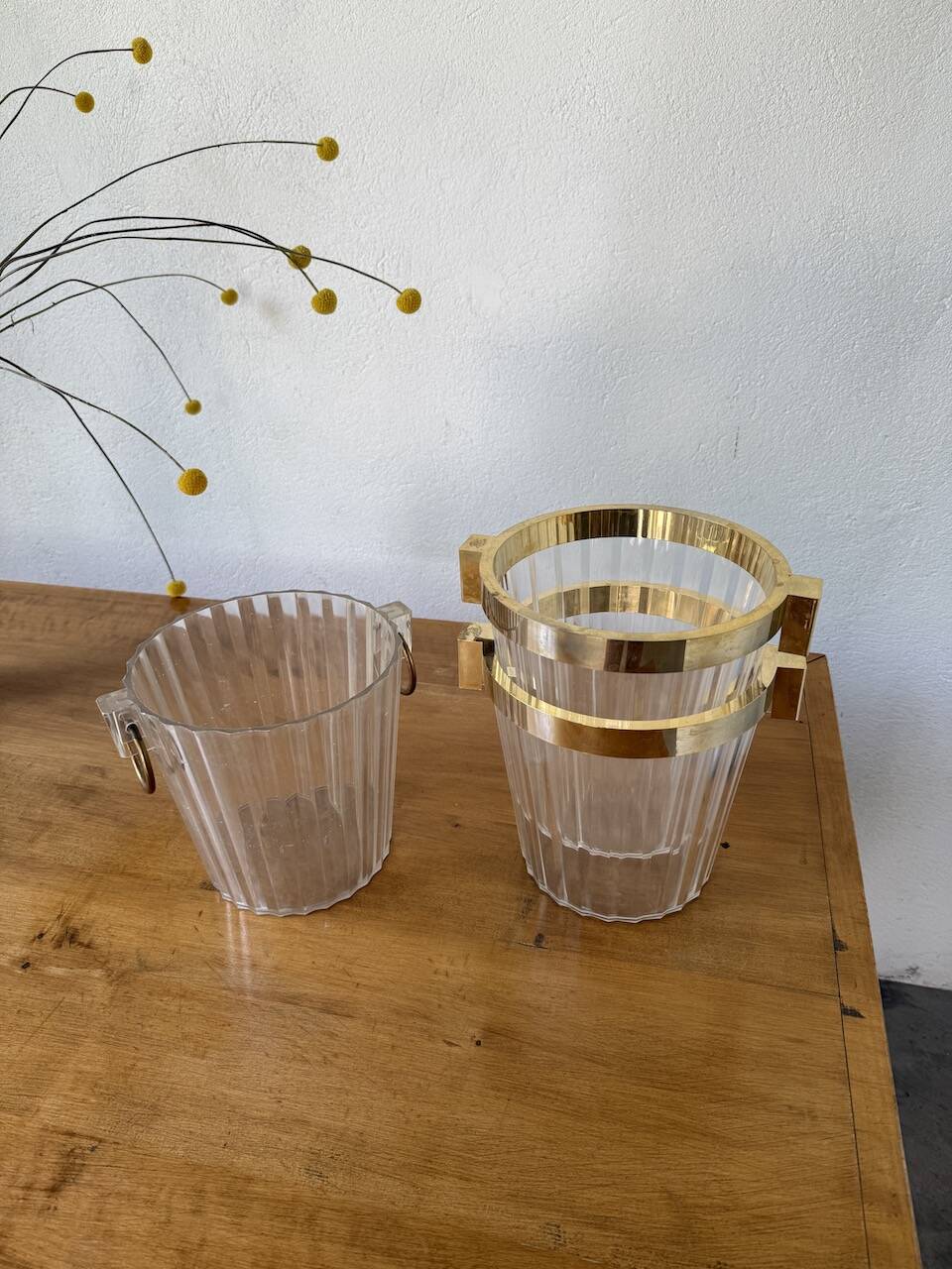 3 seaux à champagne en plexiglas transparent et doré, 1970