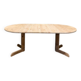 Round extendable fir table