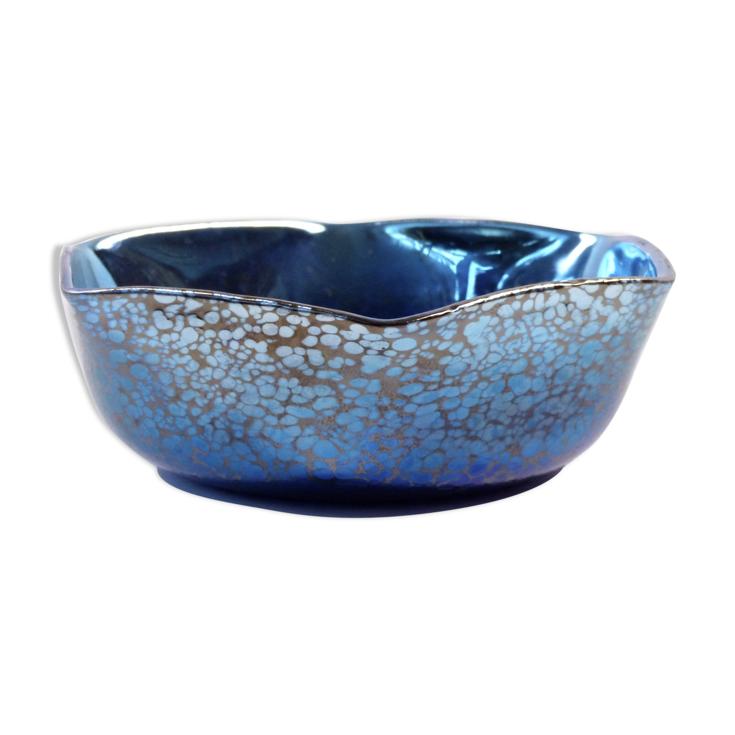 Iridescent dish of malta