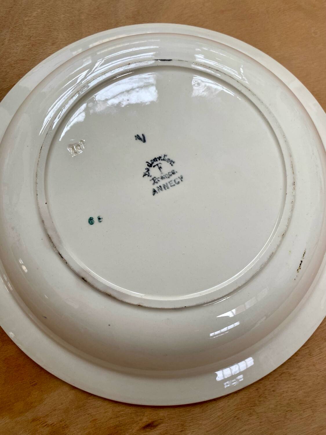 Badonvillier flower dish