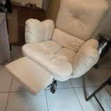 Reclining office chair with footrest