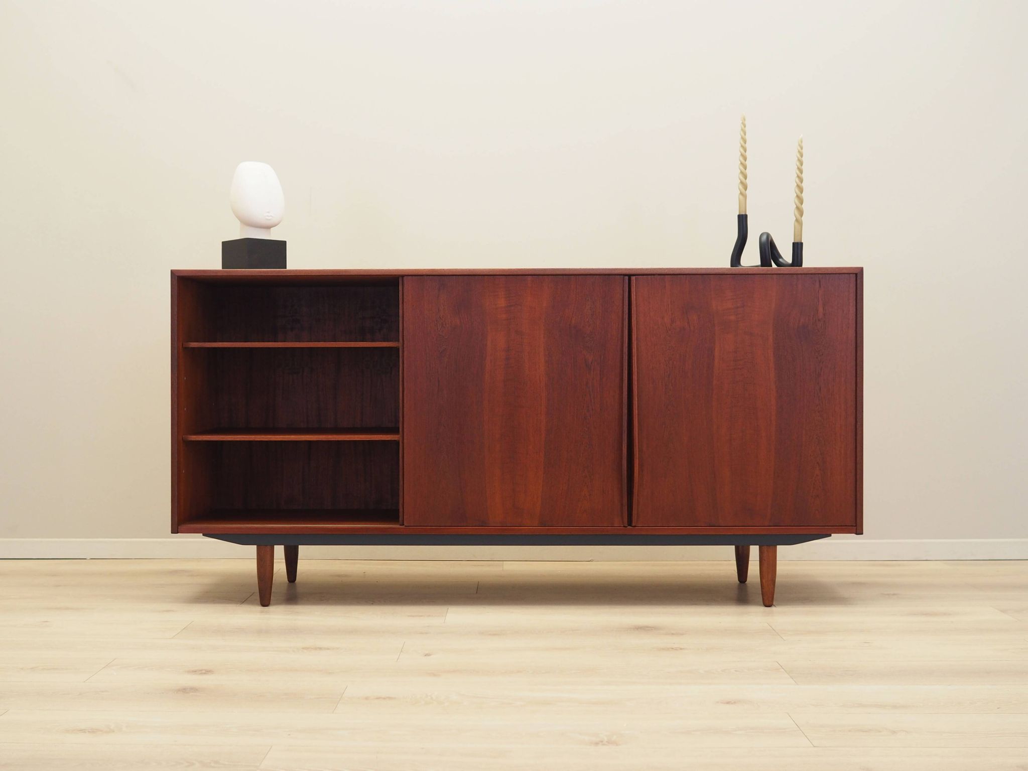 Buffet danois en teck, années 1970