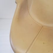 "Pussycat" chair design by Kwok Hoi Chan in leather