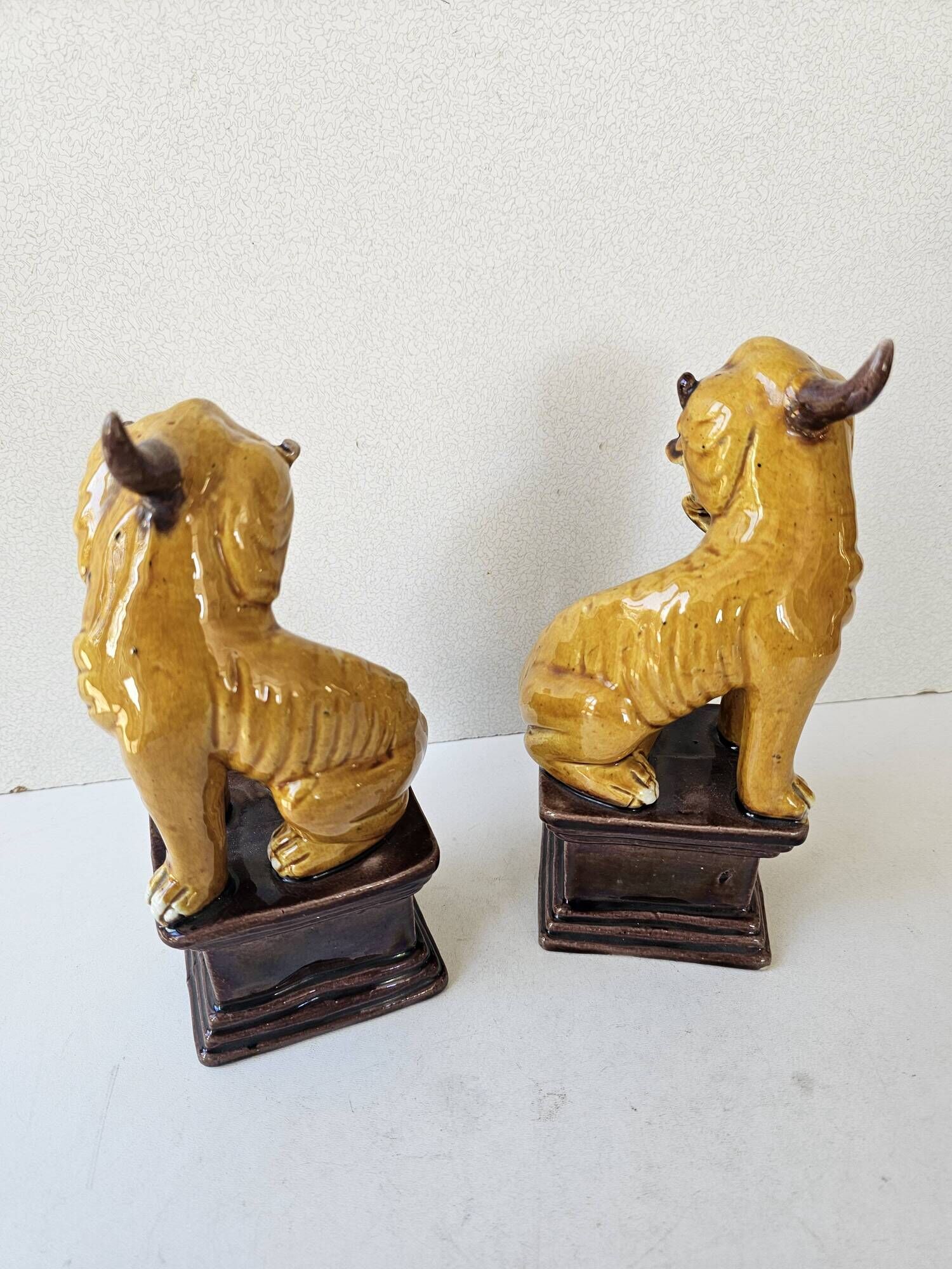 Porcelain Sculpture Pair of Chinese Foo Dogs (Sancai)