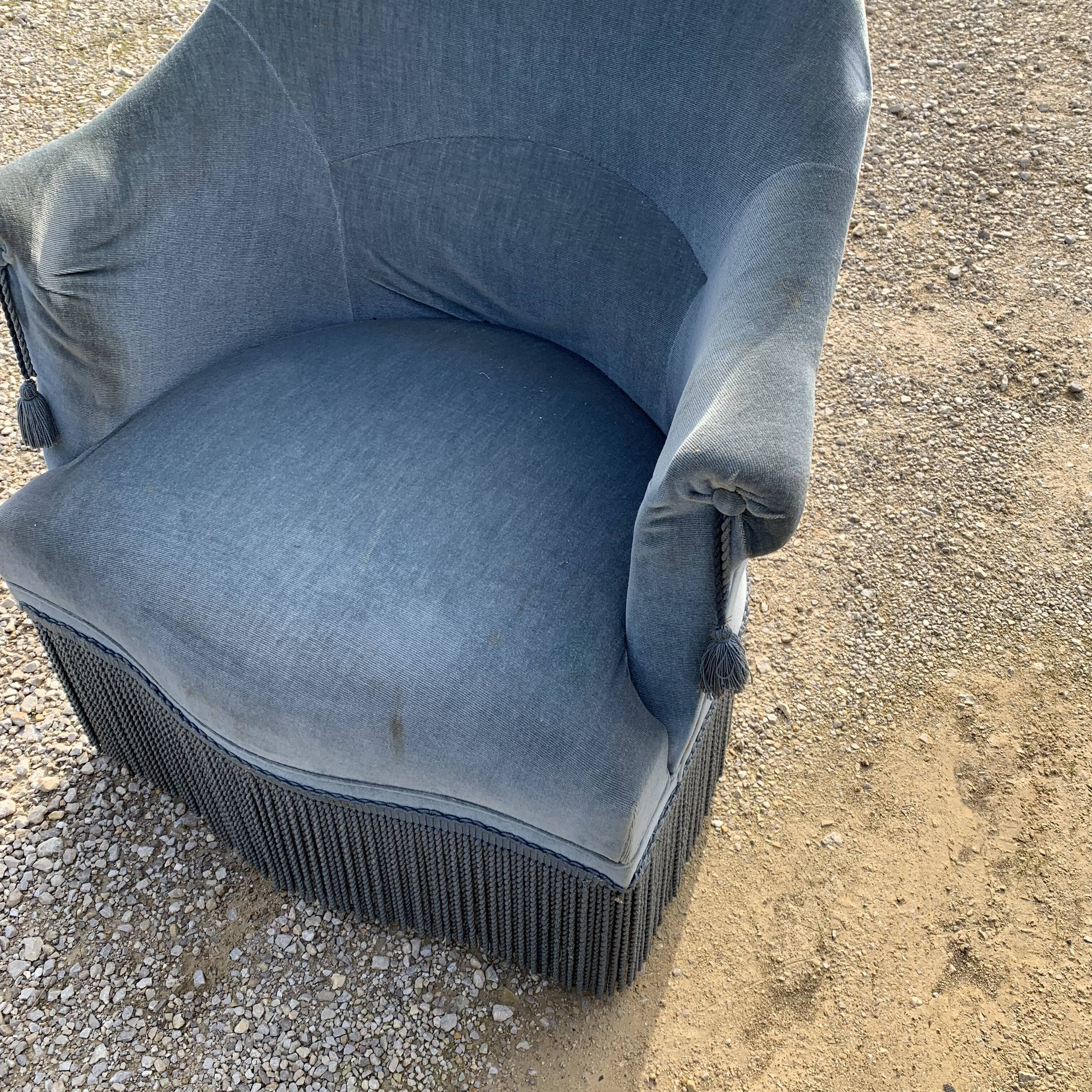 Blue velvet toad chair