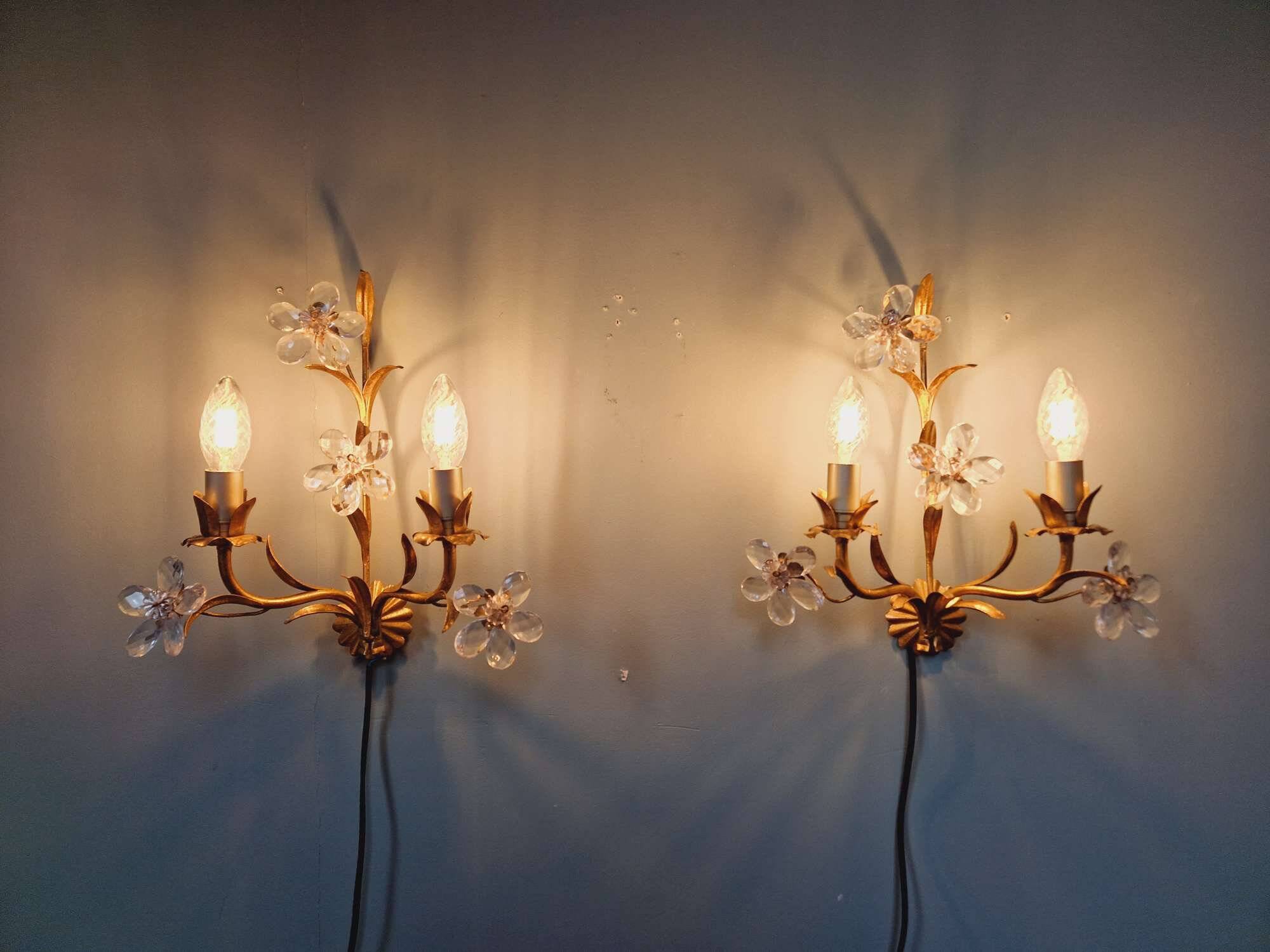 Pair of Italian wall sconces in gilded metal and crystal, 1970s