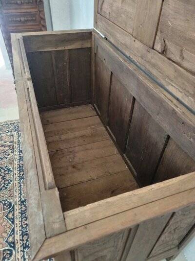 17th-century Gothic chest