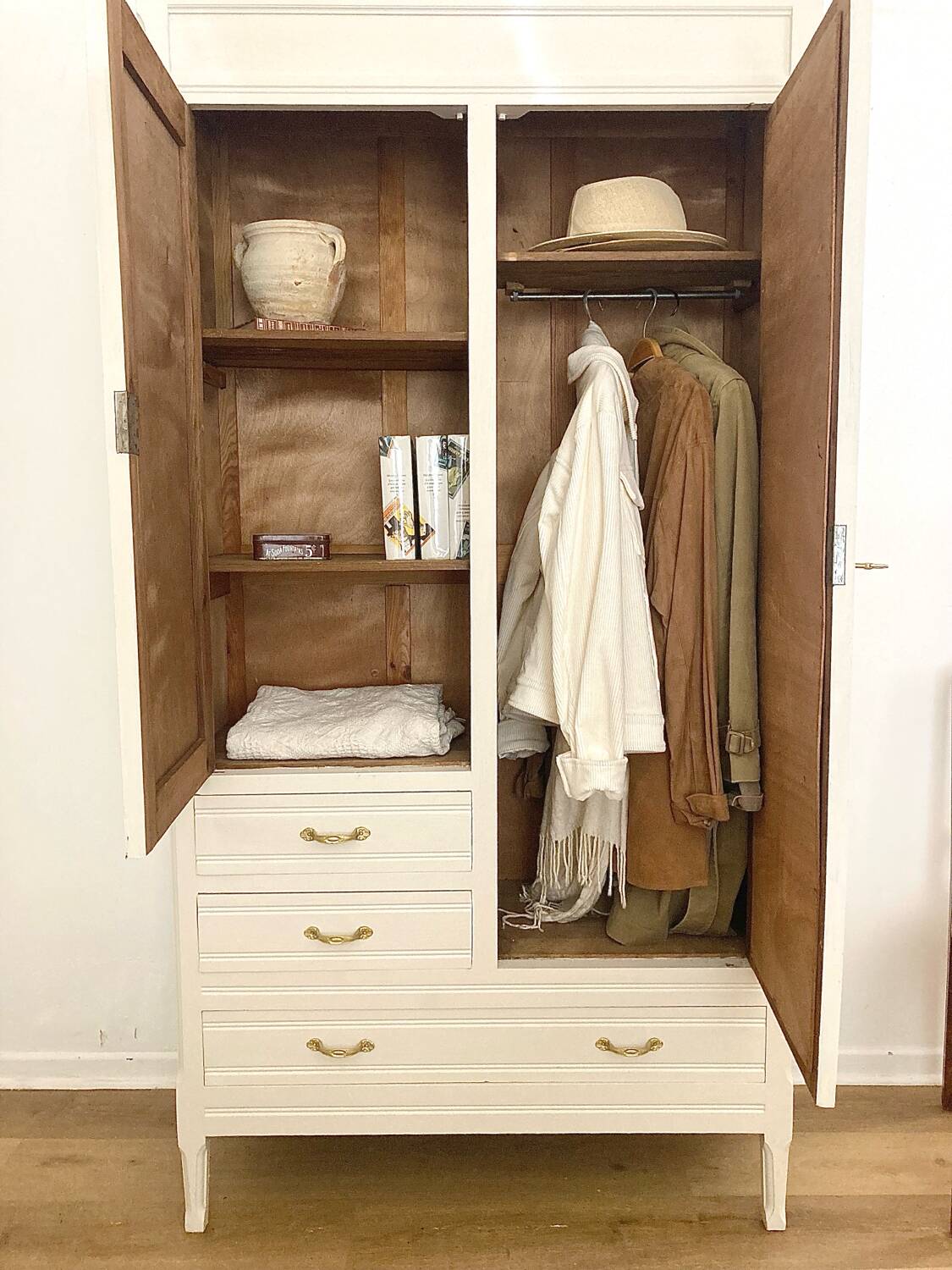 Petite armoire penderie art déco