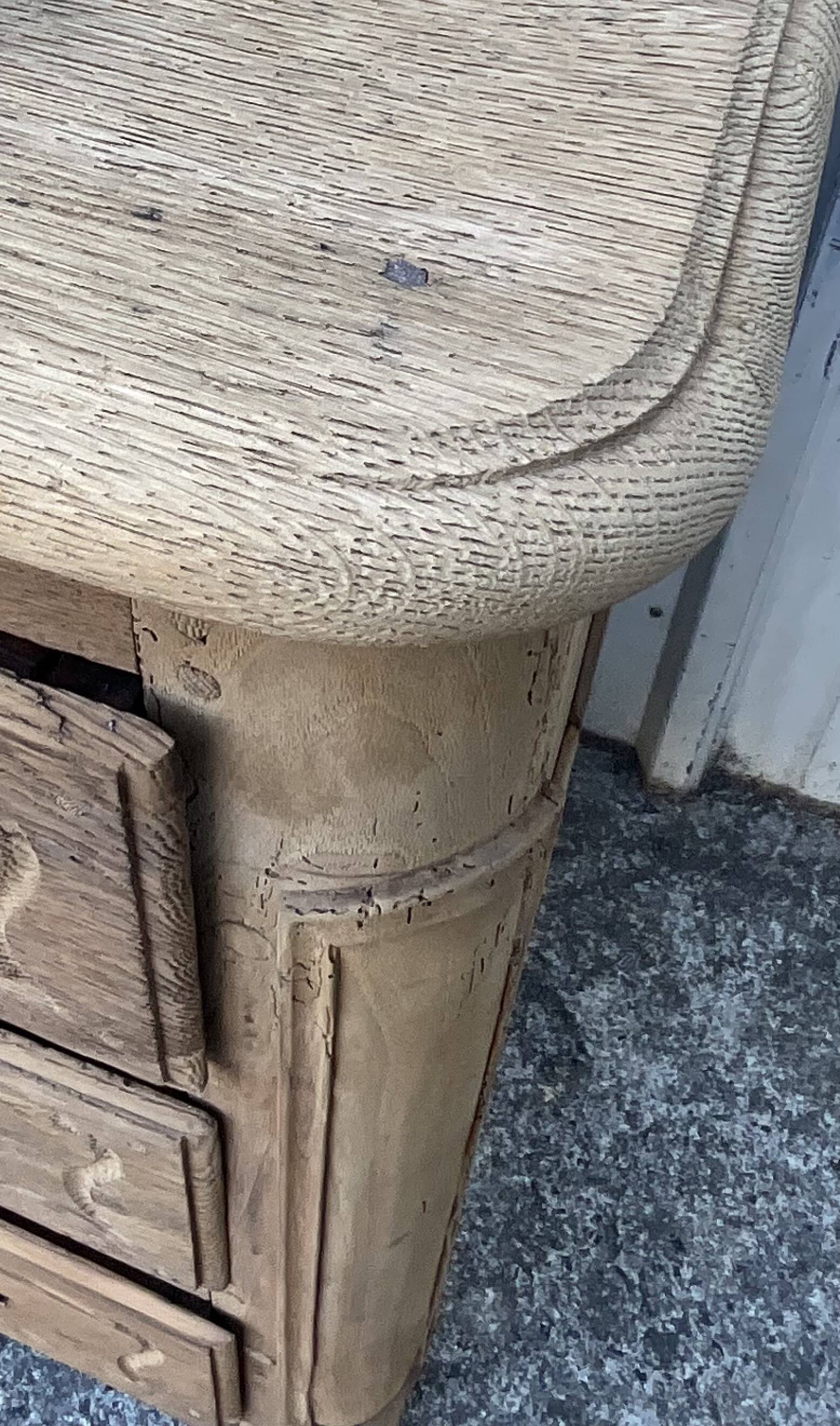 Louis XV chest of drawers in solid oak, late 18th century – Loire Valley