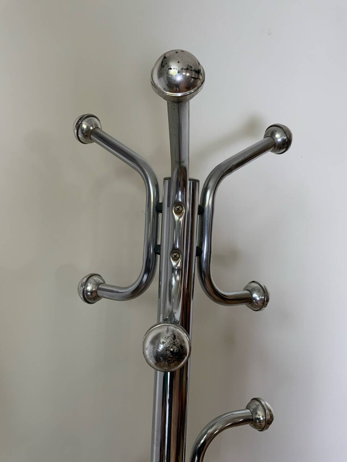 Freestanding coat rack