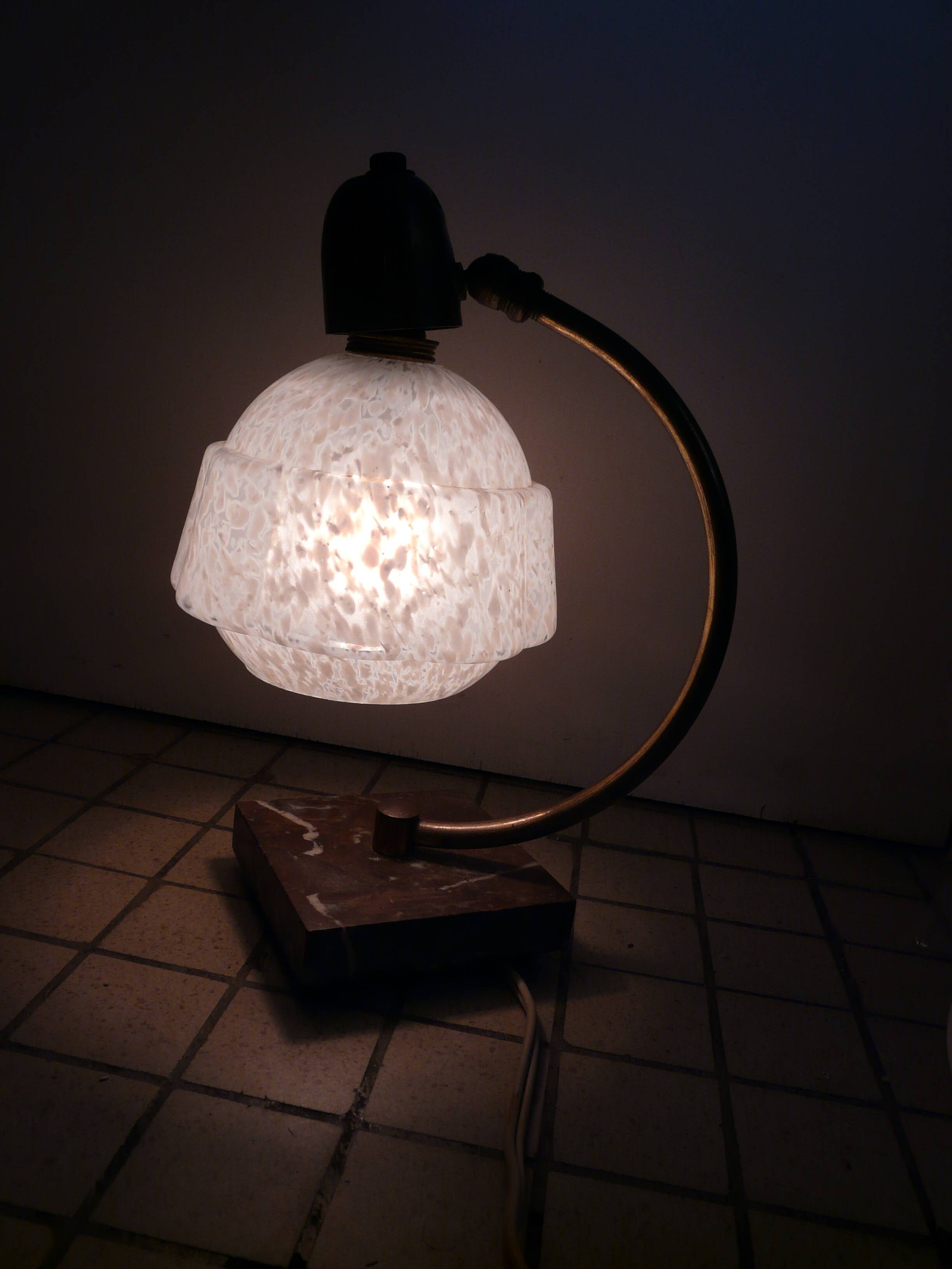 Lampe art-déco en marbre et verre de Clichy