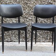 Pair of vintage Cassina office chairs in black leather, Italy 1950, in excellent condition.