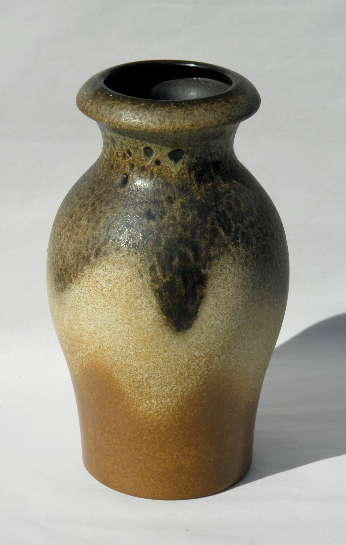 Ceramic vase 27 cm