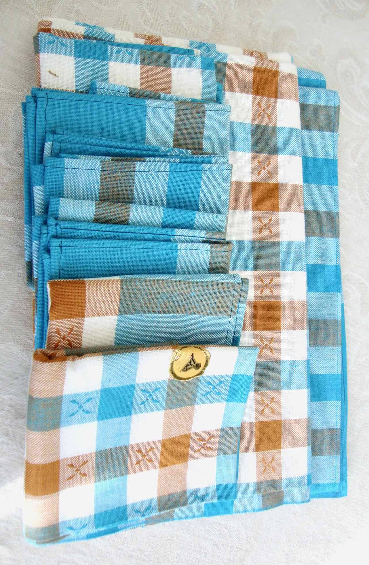 Nappe 140x143 et serviettes vintage