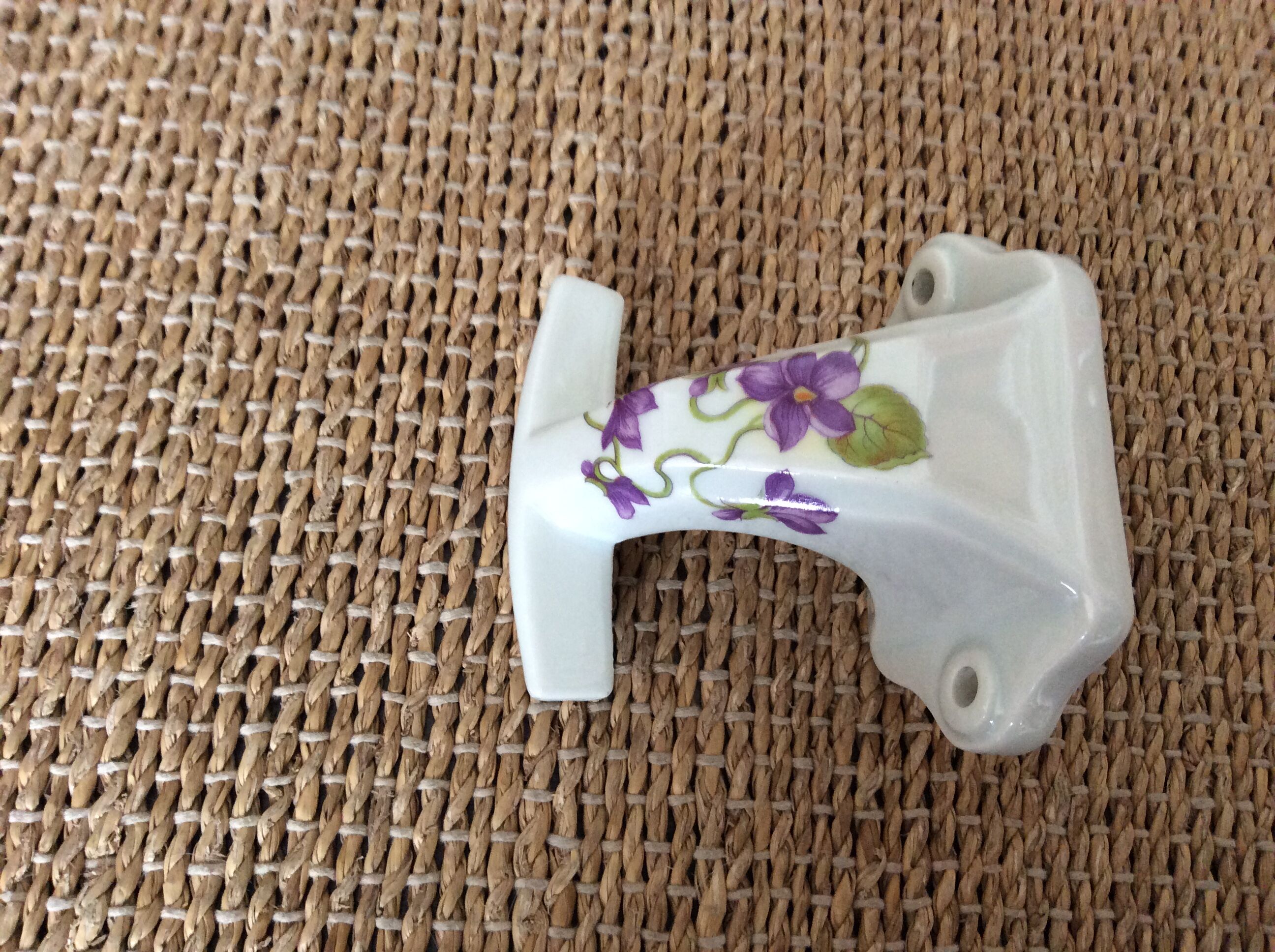 Patère en porcelaine