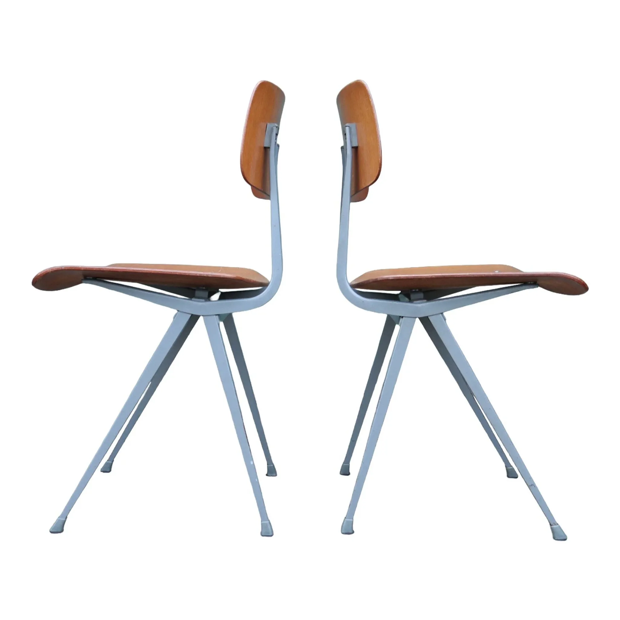 Set of 2 Friso Kramer Result chairs – Ahrend de Cirkel, grey, 1960s