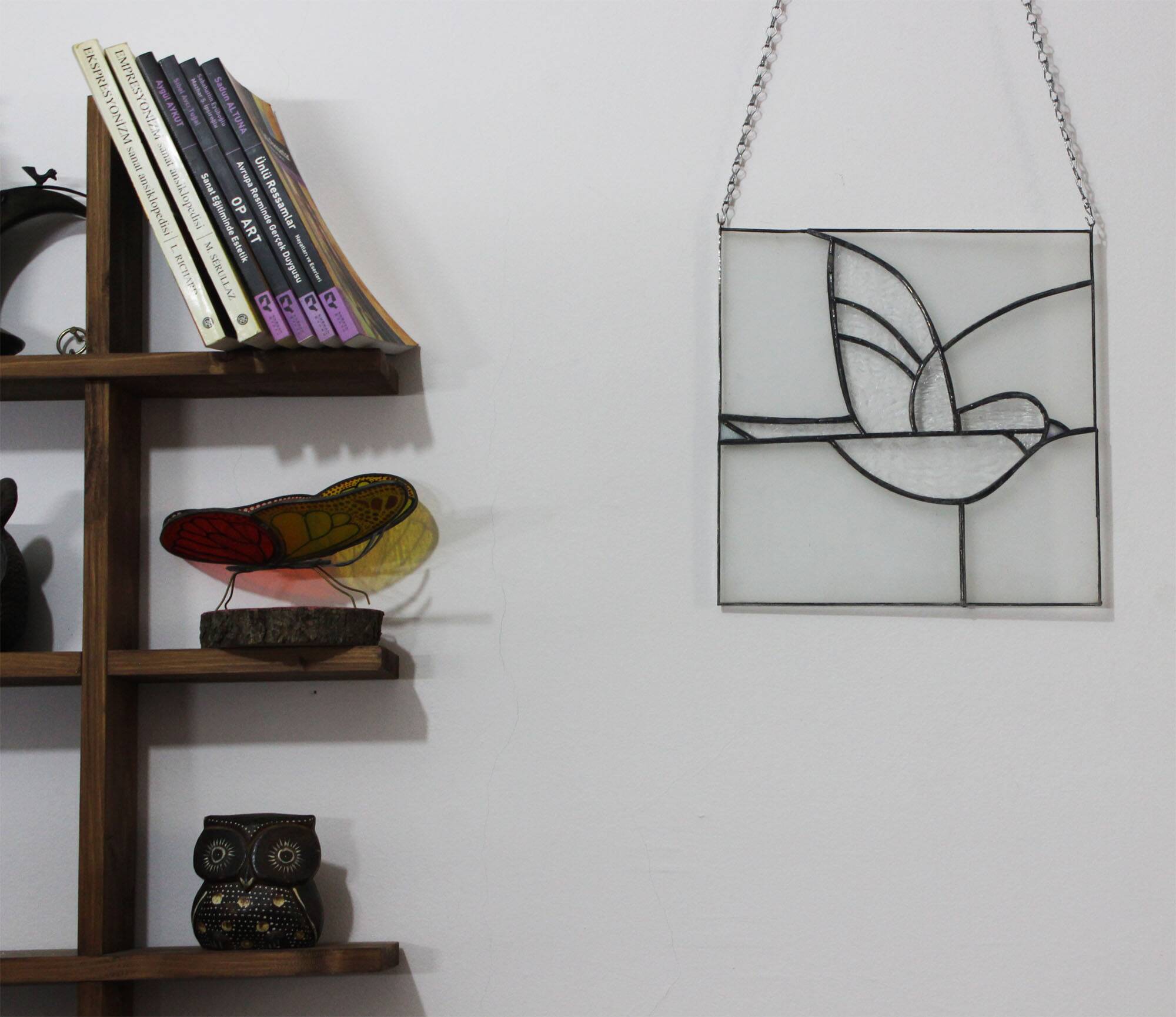 Vitrail décoratif oiseau, style Tiffany, verre coloré fait main 40×40 cm