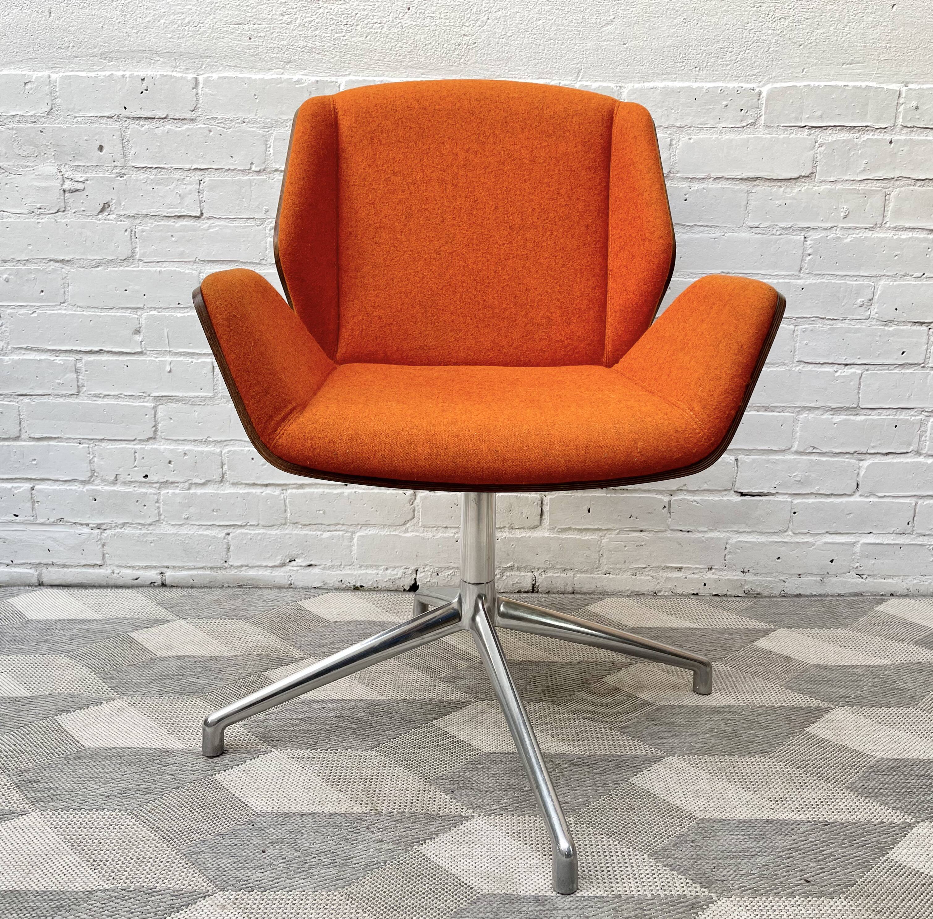 Chaise de bureau pivotante Kruze de Boss Design
