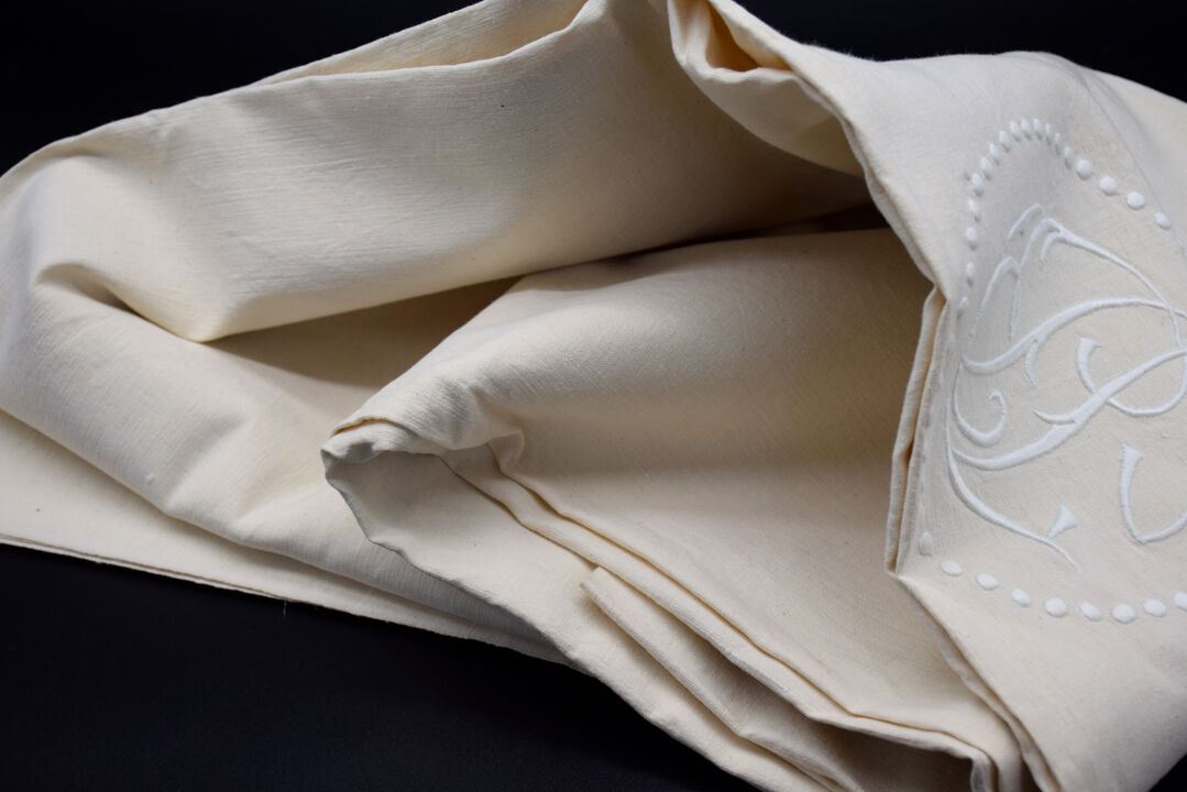 Old mestizo sheet and linen