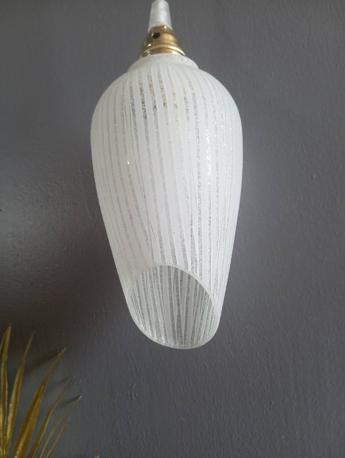 Portable hanging lamp 1970/80 white granite glass