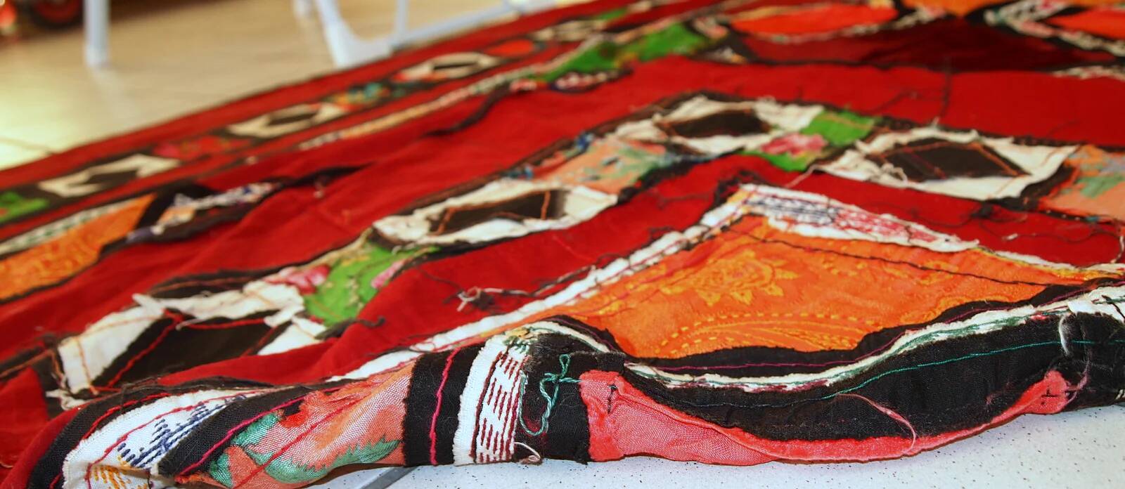 Handmade vintage Uzbek Suzani patchwork kilim 129cm x 227cm, 1960s