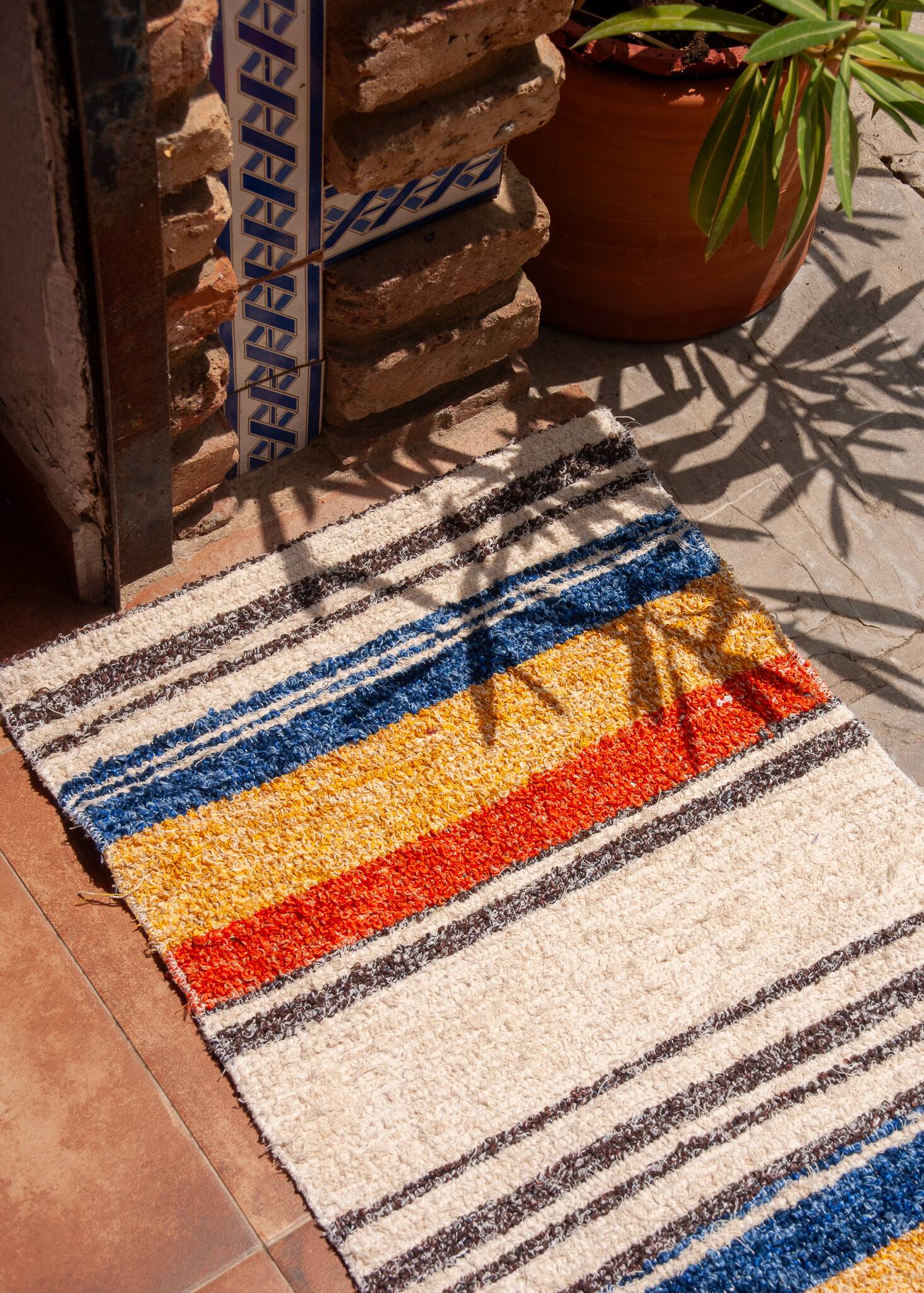 Handwoven recycled cotton rug - 40 x 60 cm