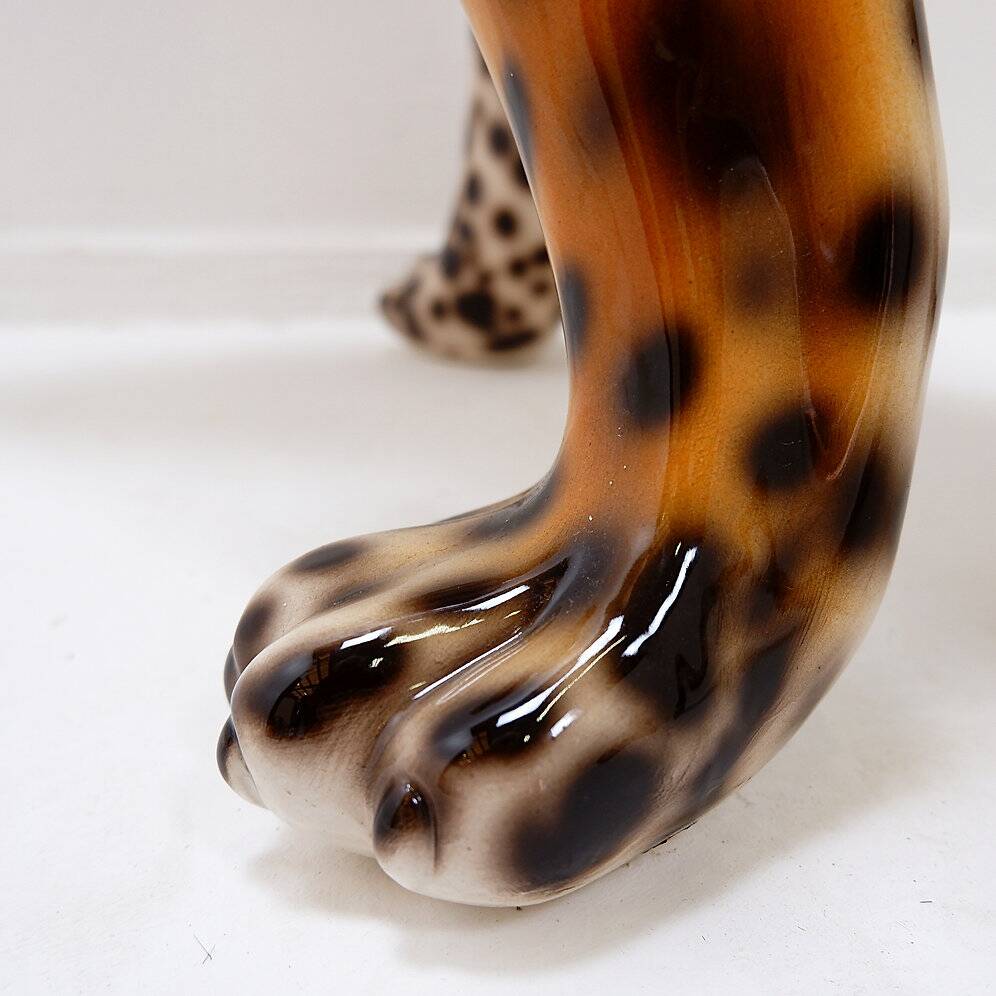 Ceramic sculpture of a leopard by "Ceramiche Boxer" - Italy