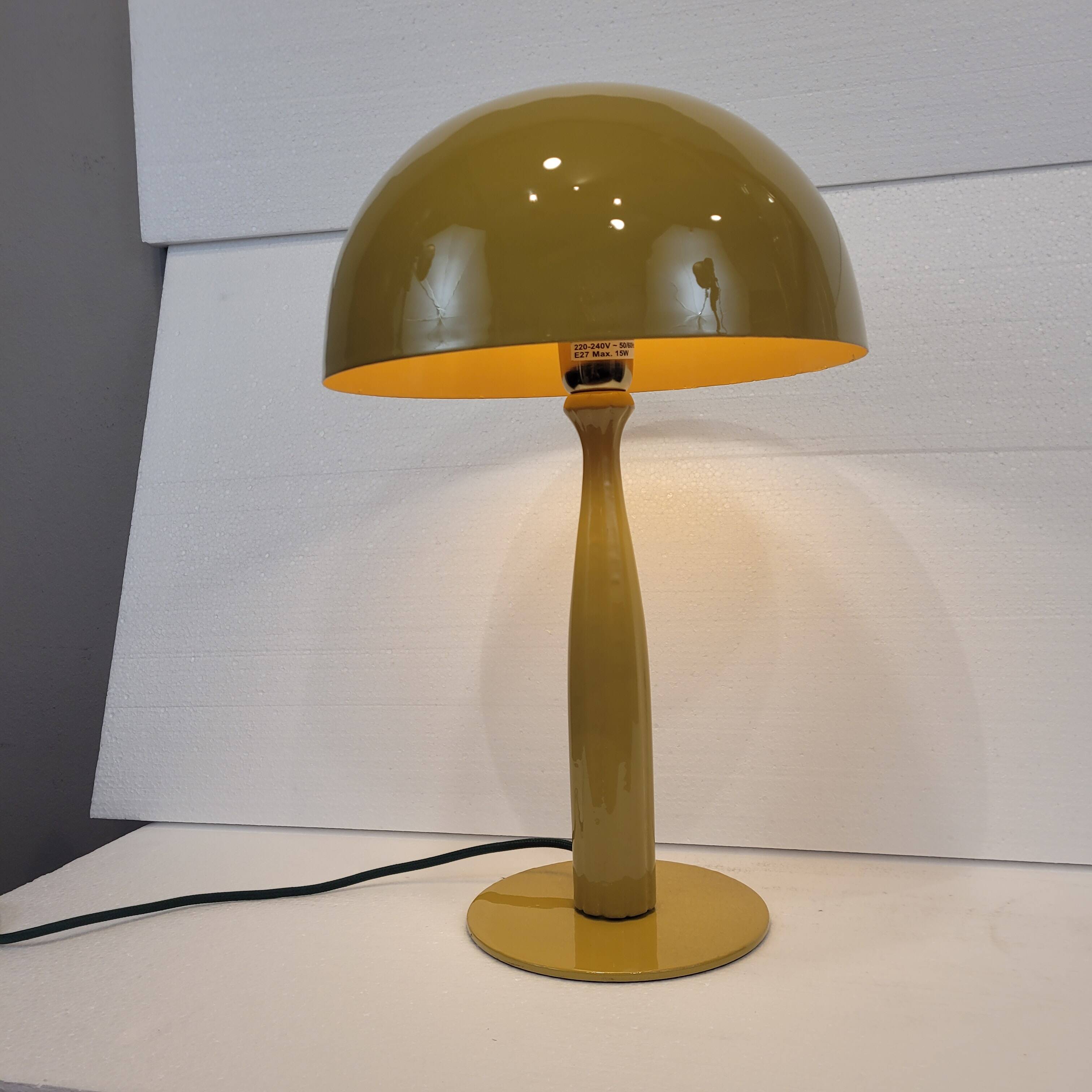 Pareja table lamps, Metal, Color mostaza, s. XXI – France